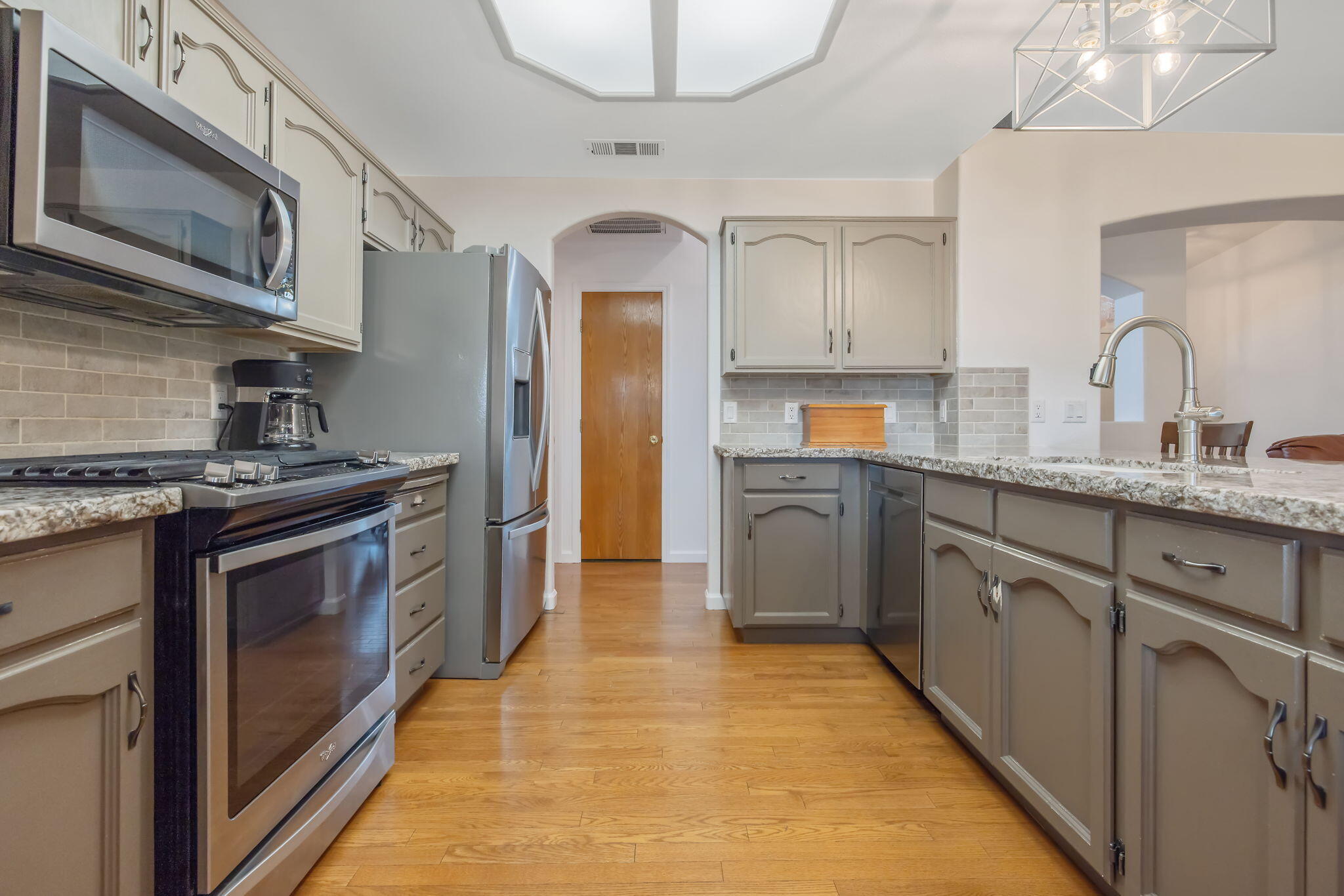 495 Congressional Ct, Tulare, CA 93274