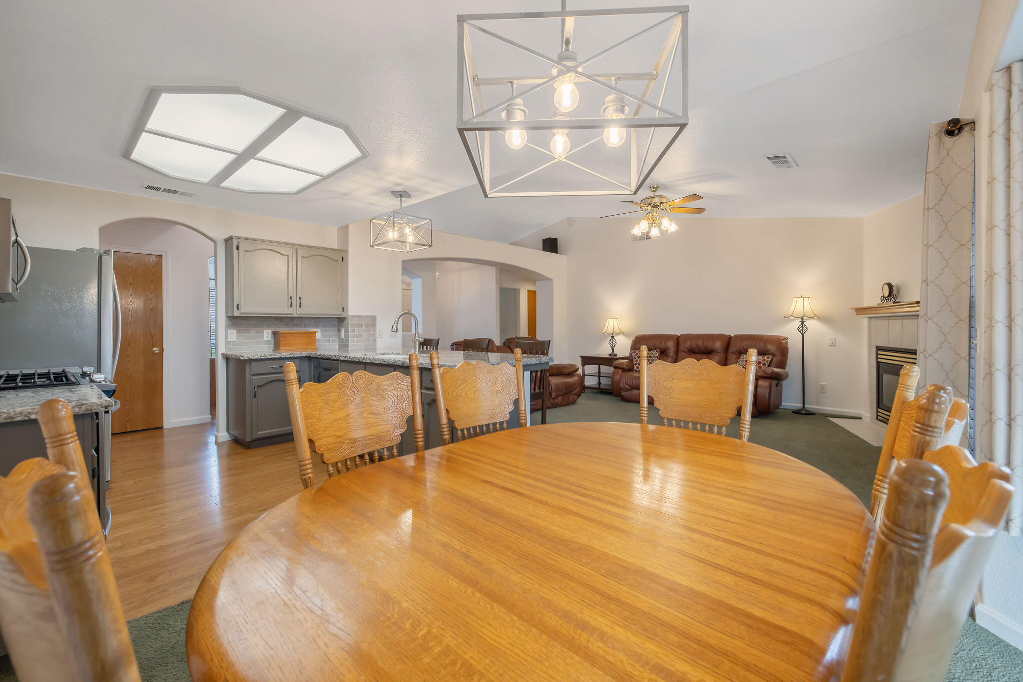 495 Congressional Ct, Tulare, CA 93274