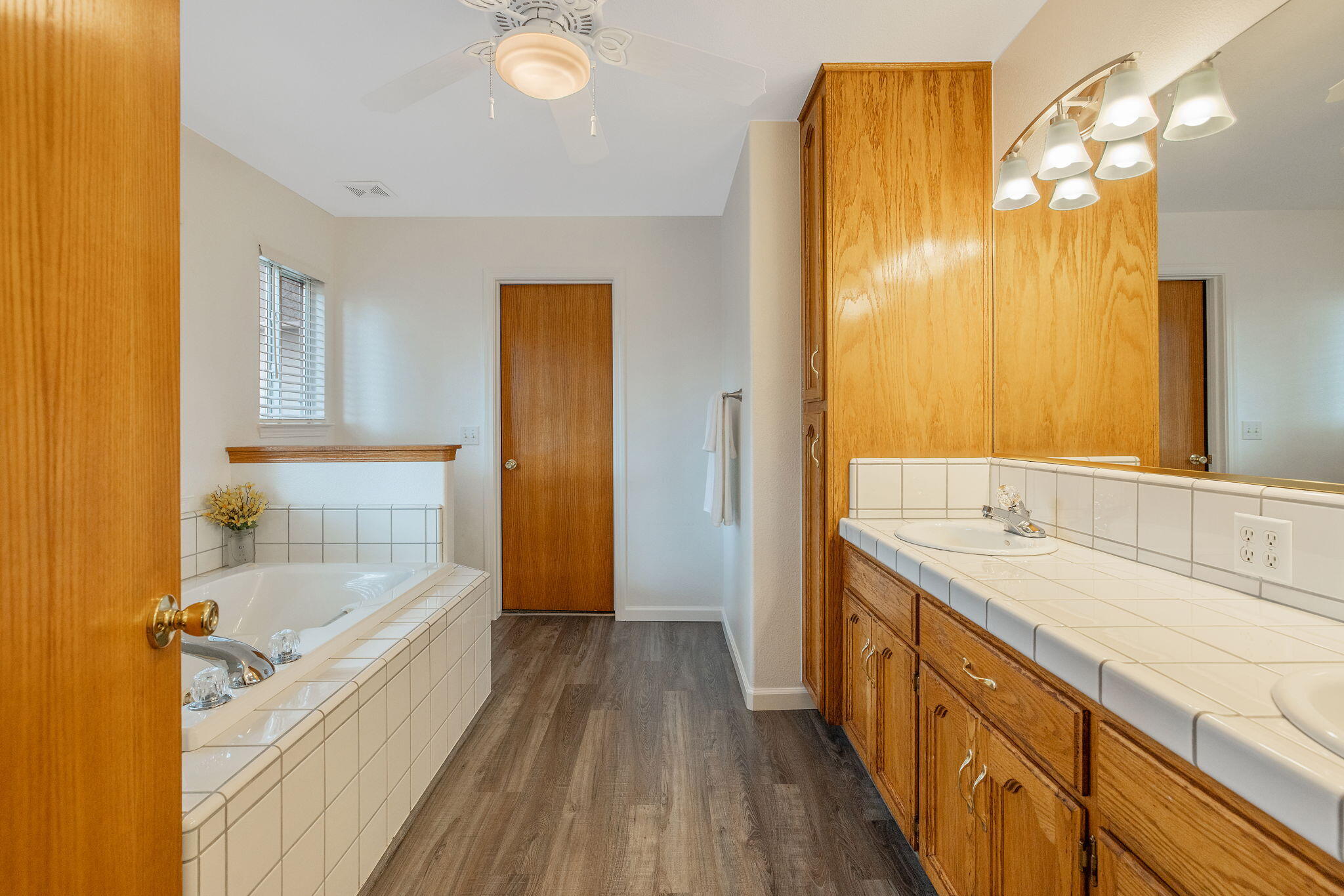 495 Congressional Ct, Tulare, CA 93274