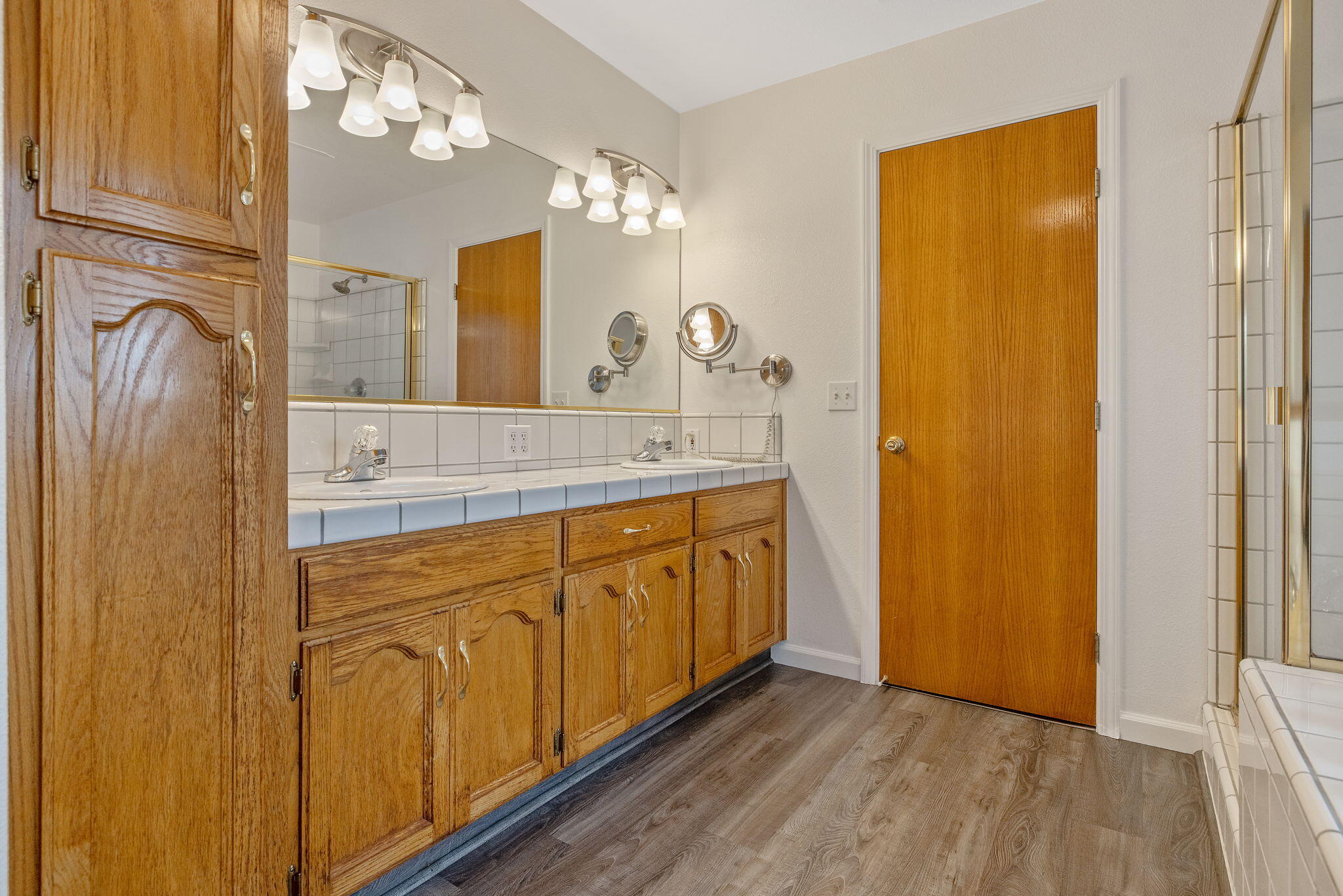 495 Congressional Ct, Tulare, CA 93274