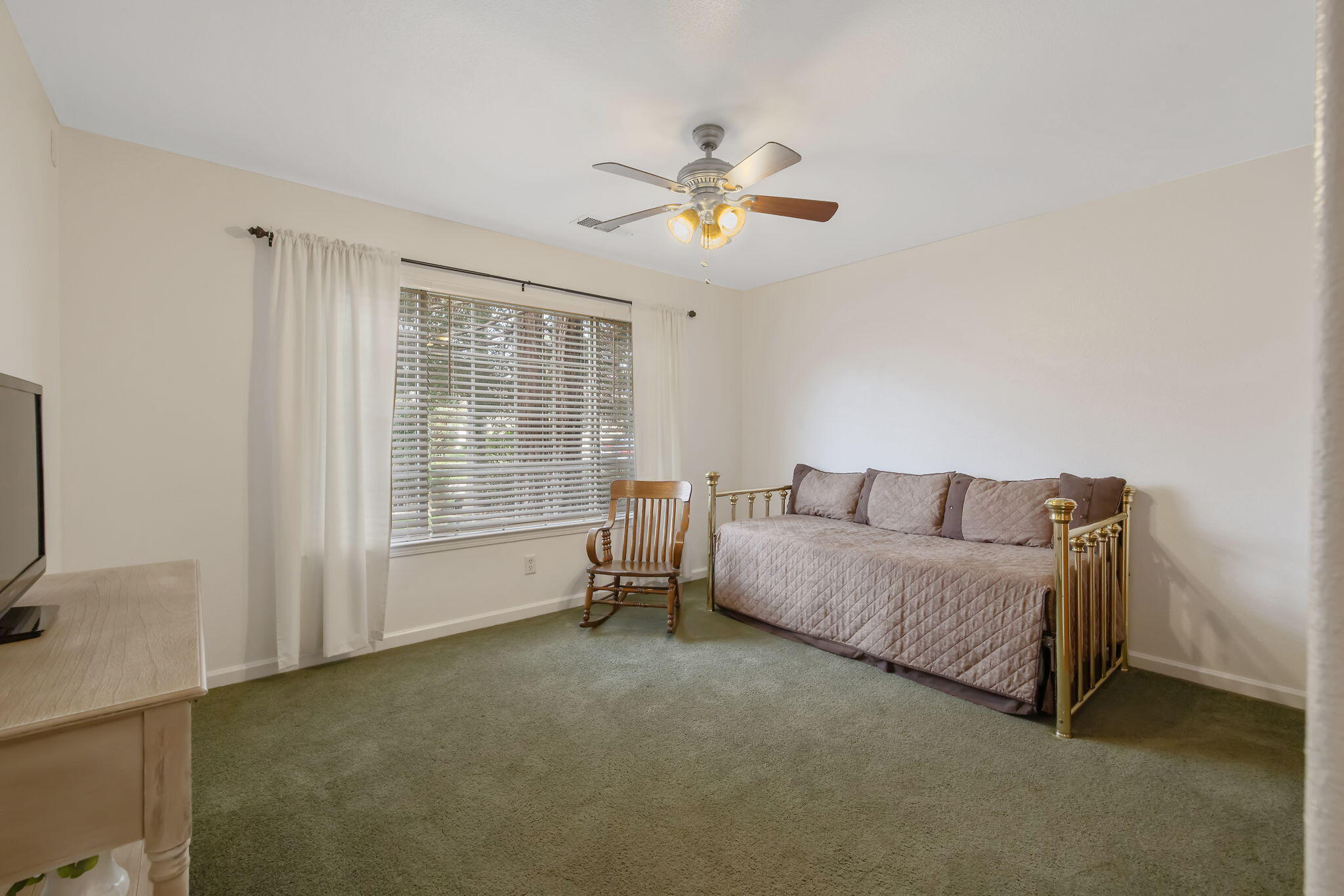 495 Congressional Ct, Tulare, CA 93274