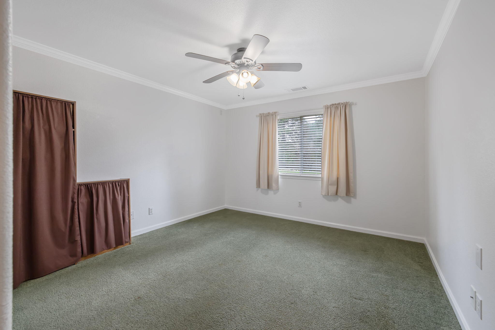 495 Congressional Ct, Tulare, CA 93274