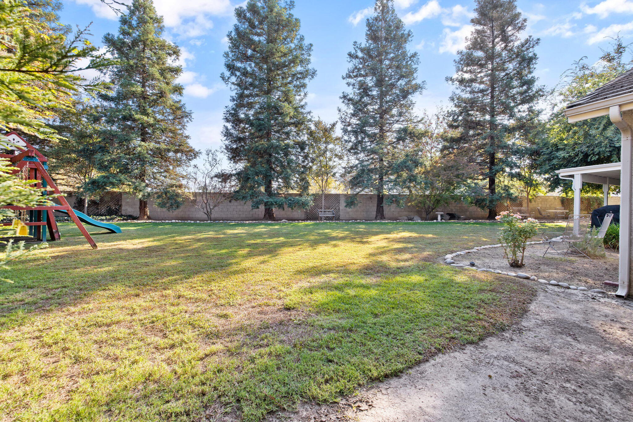 495 Congressional Ct, Tulare, CA 93274