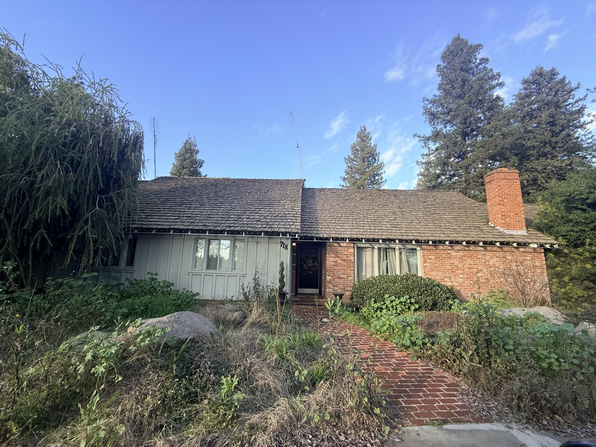 718 E Myer Ave, Exeter, CA 93221