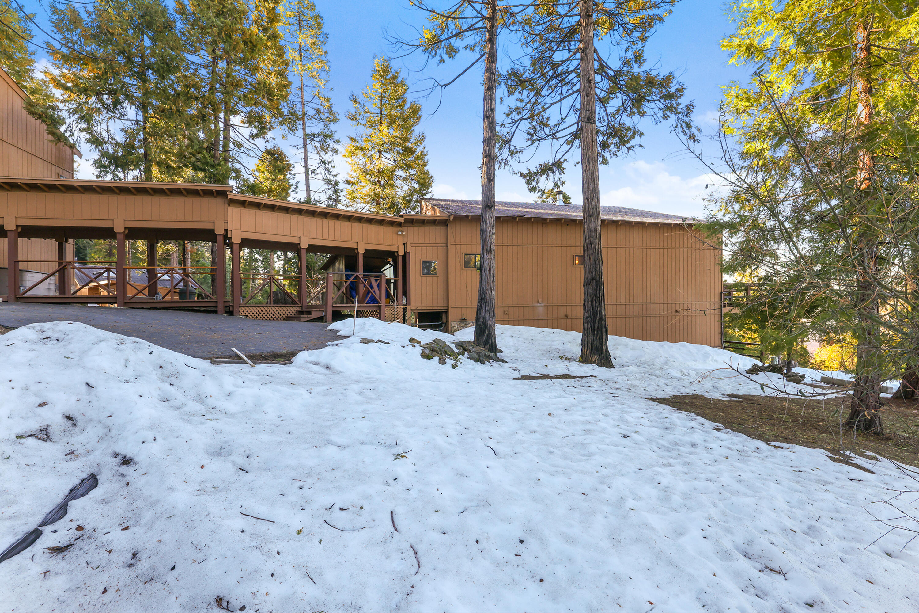 38443 Red Leaf Ln, Shaver Lake, CA 93664