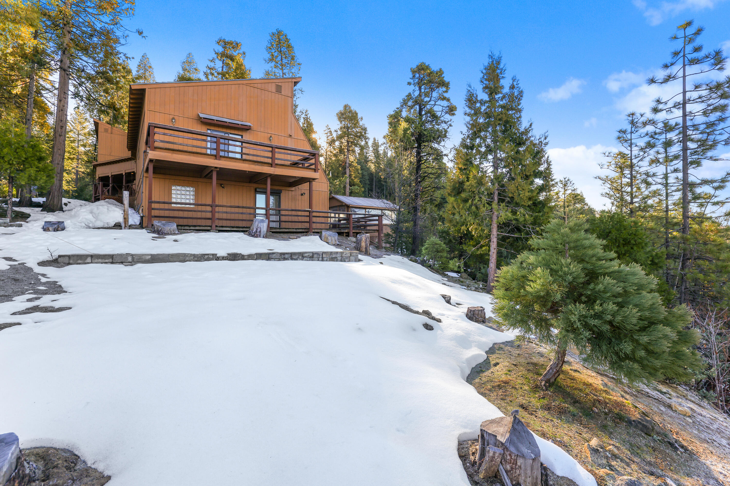 38443 Red Leaf Ln, Shaver Lake, CA 93664