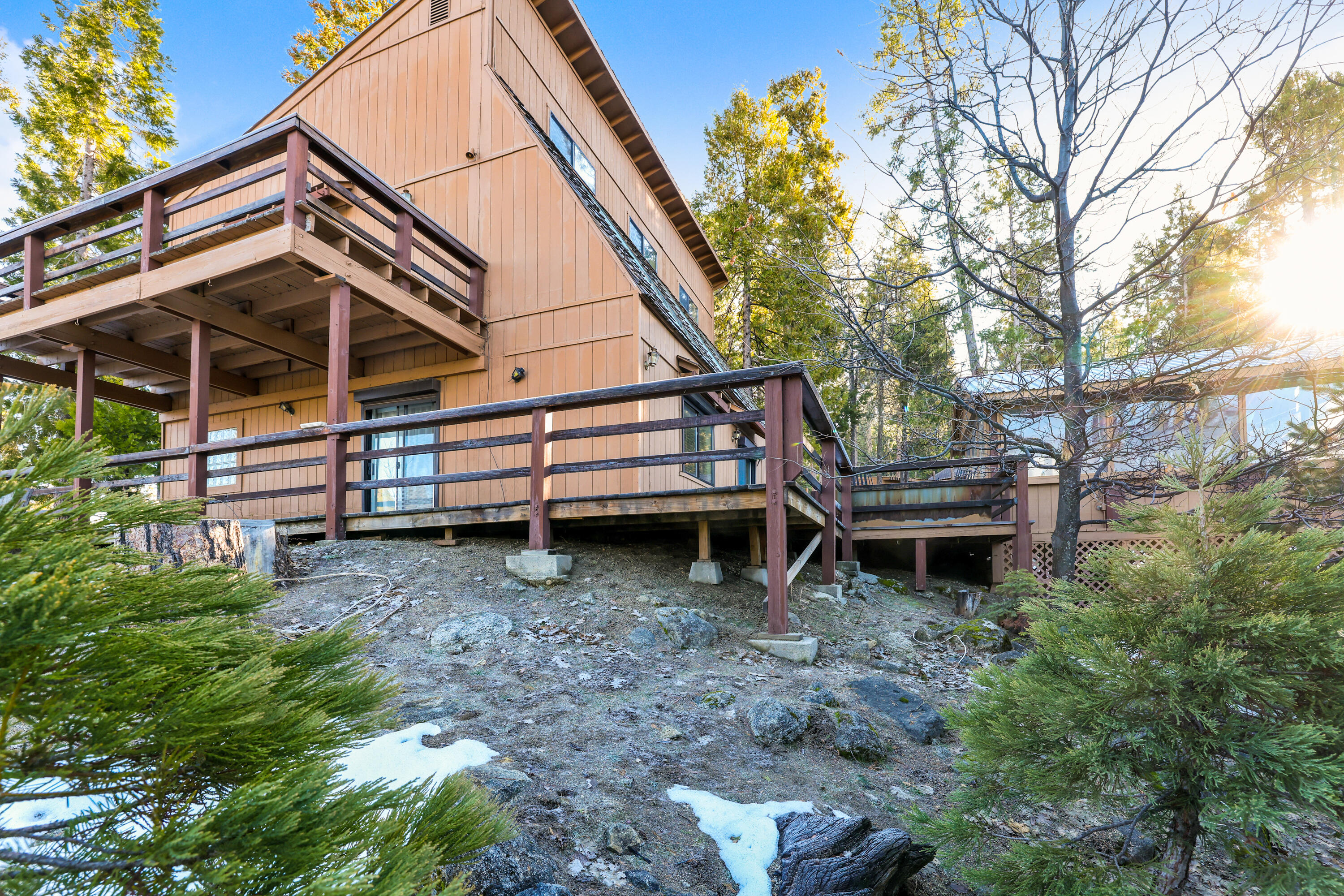 38443 Red Leaf Ln, Shaver Lake, CA 93664