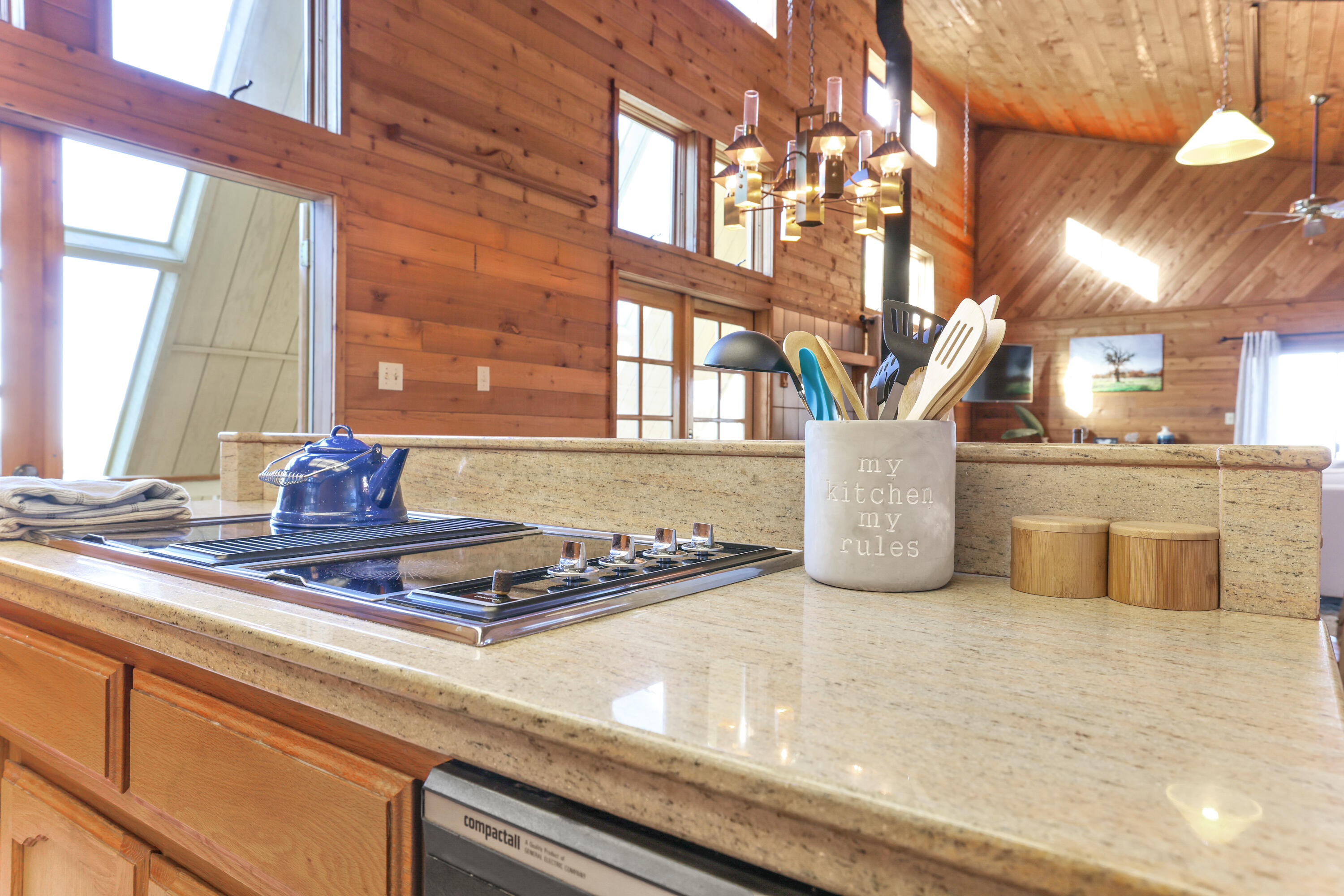 38443 Red Leaf Ln, Shaver Lake, CA 93664