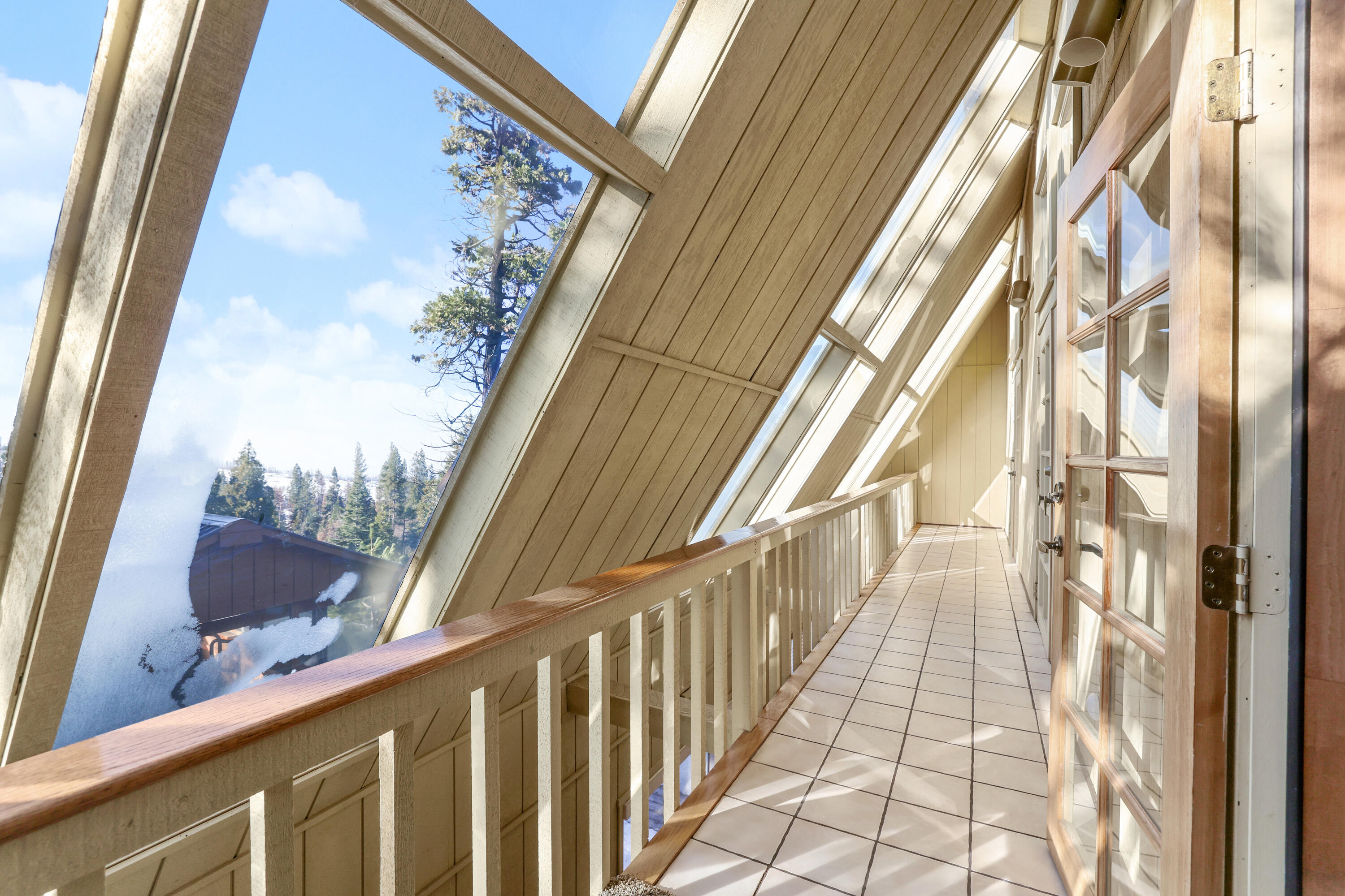 38443 Red Leaf Ln, Shaver Lake, CA 93664