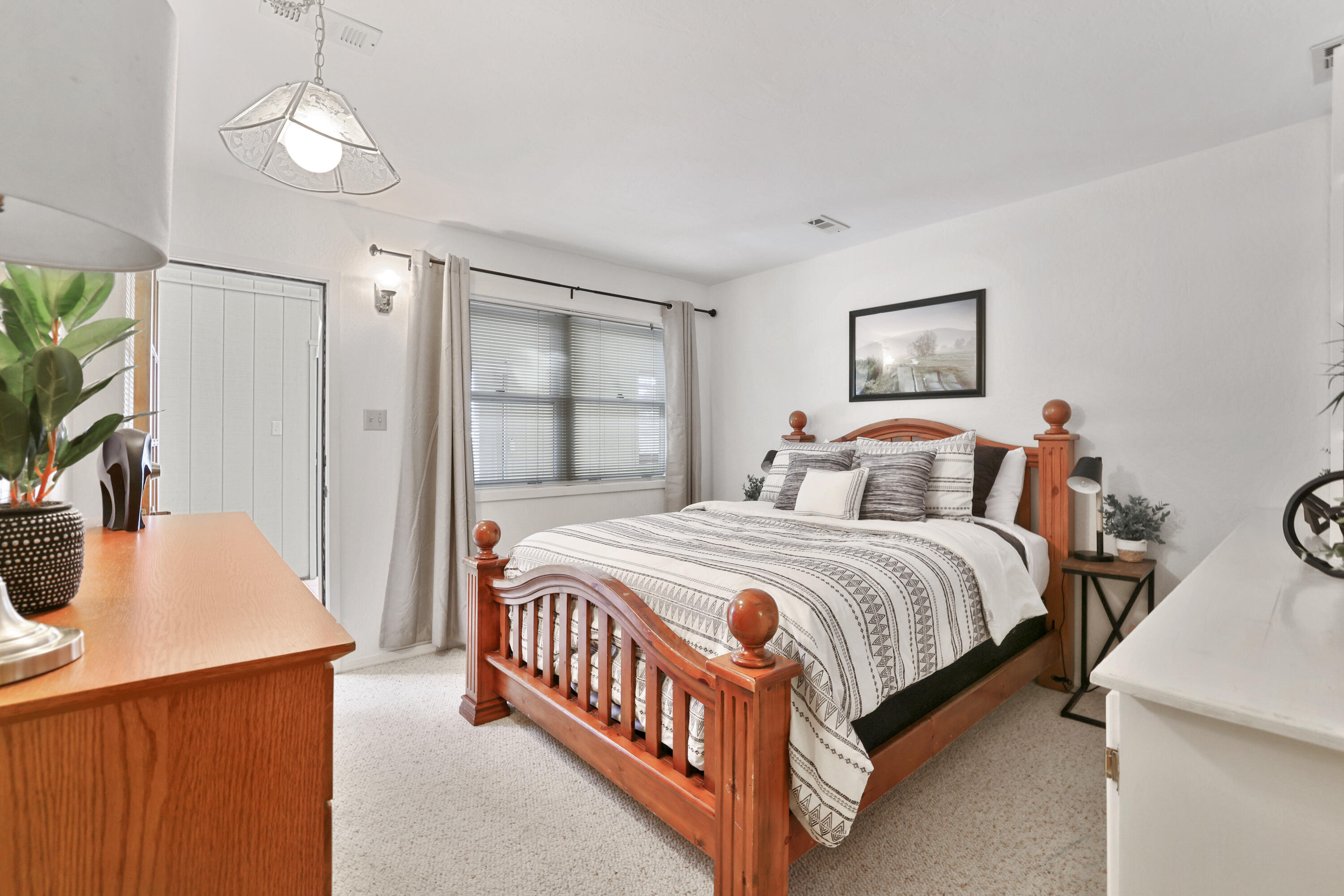 38443 Red Leaf Ln, Shaver Lake, CA 93664