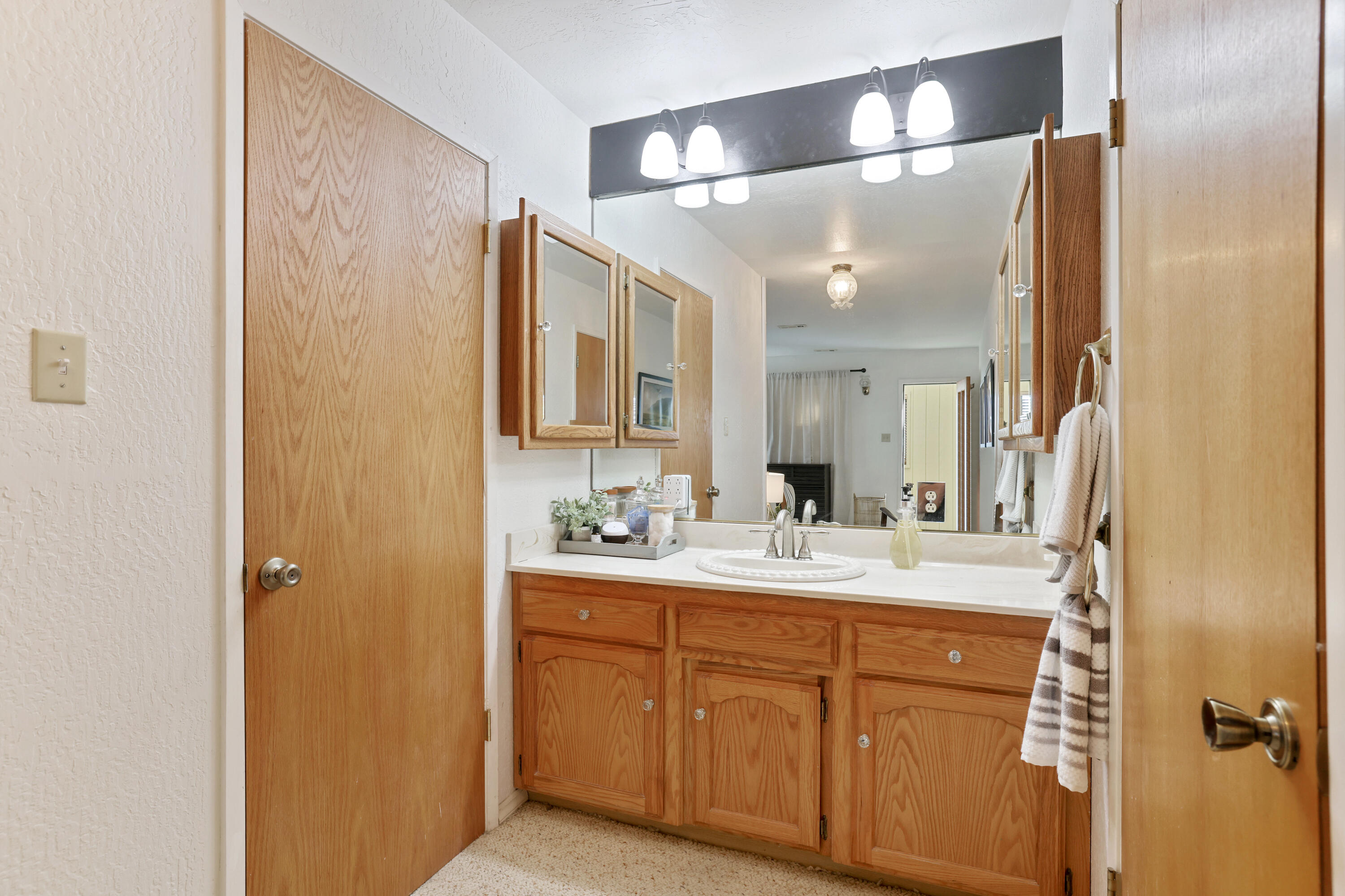 38443 Red Leaf Ln, Shaver Lake, CA 93664