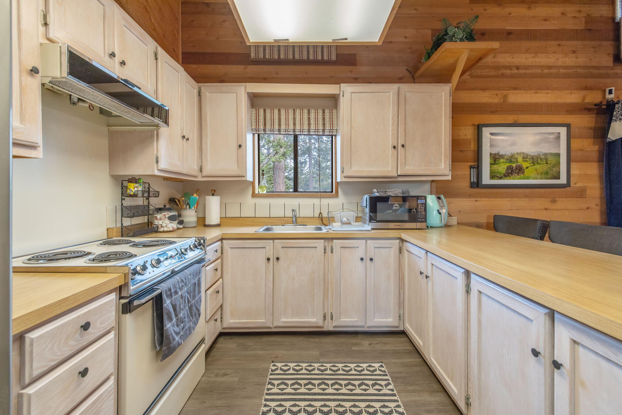 38443 Red Leaf Ln, Shaver Lake, CA 93664