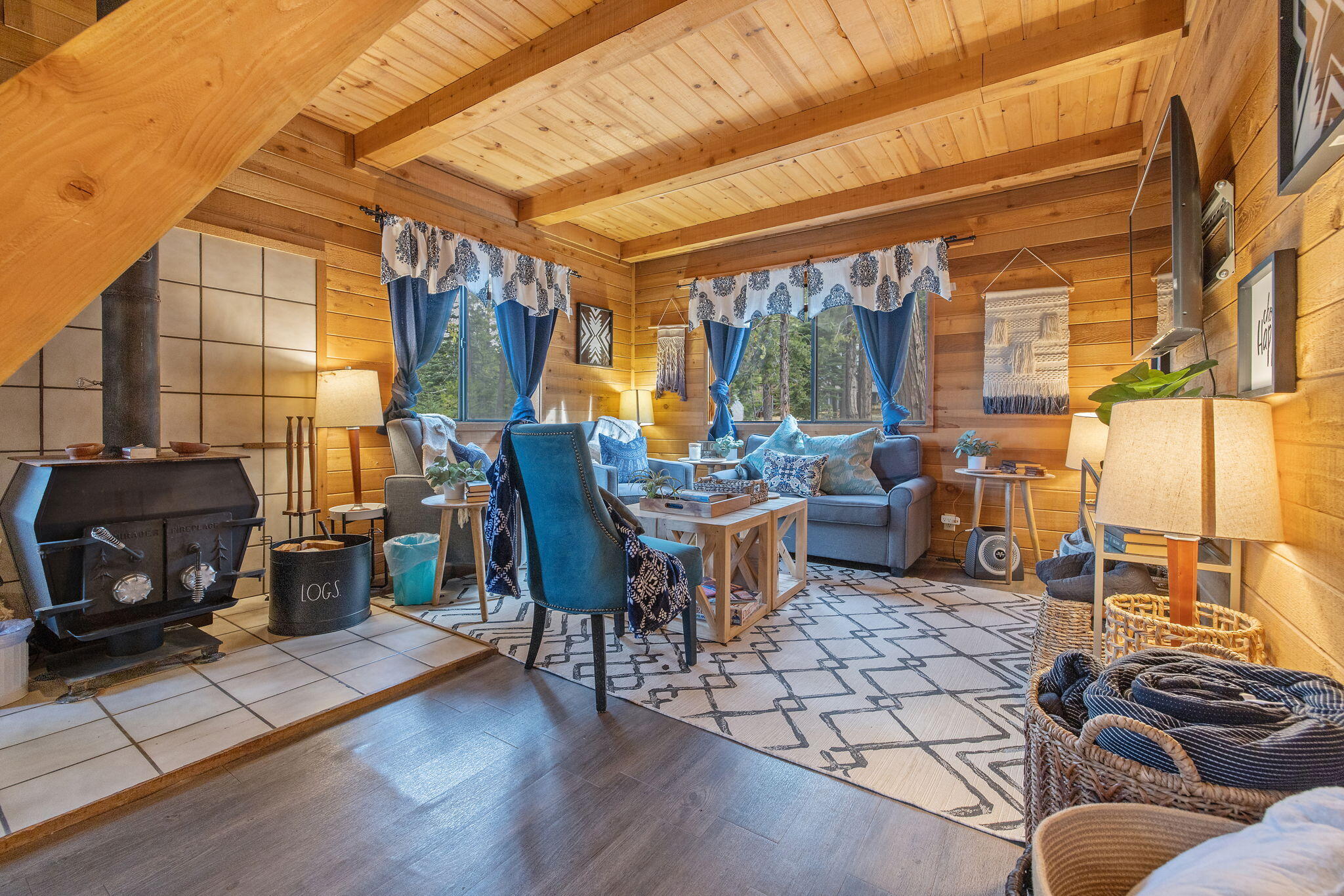 38443 Red Leaf Ln, Shaver Lake, CA 93664