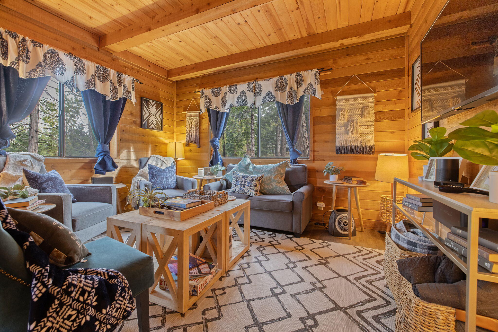 38443 Red Leaf Ln, Shaver Lake, CA 93664