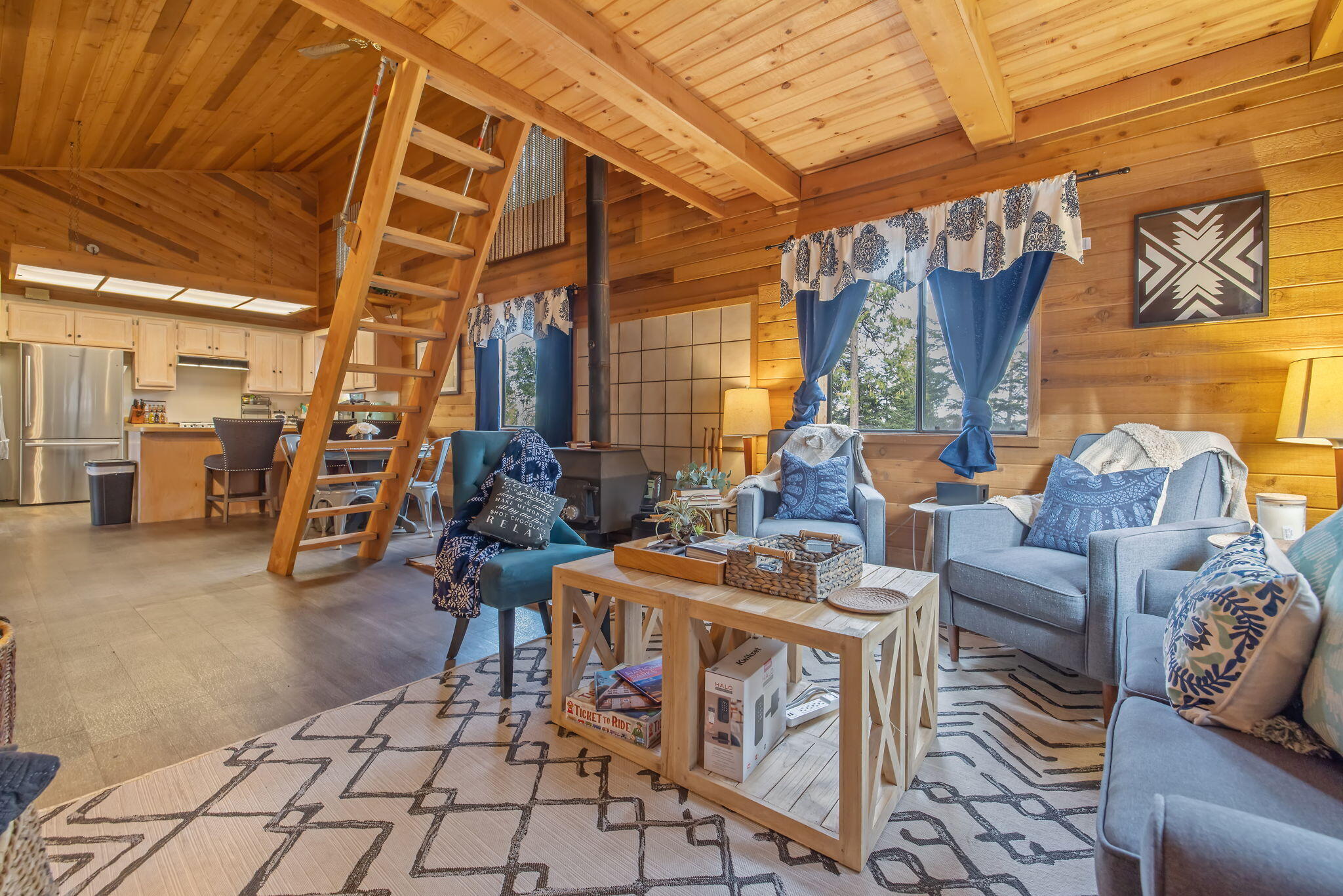 38443 Red Leaf Ln, Shaver Lake, CA 93664