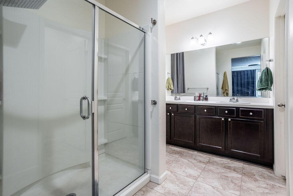 3917 E Myrtle Ave, Visalia, CA 93292