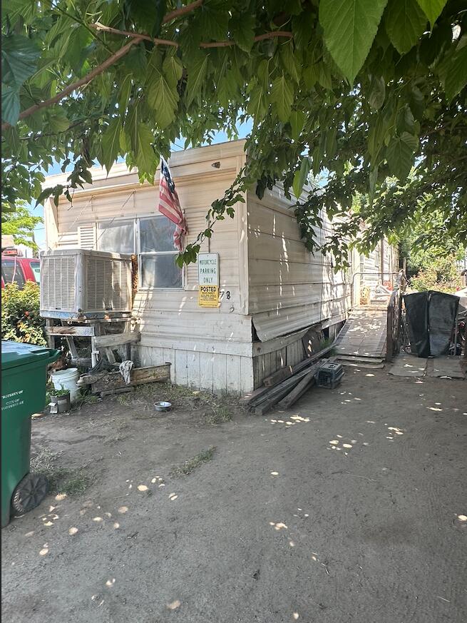 474 Douglas St, Porterville, CA 93257