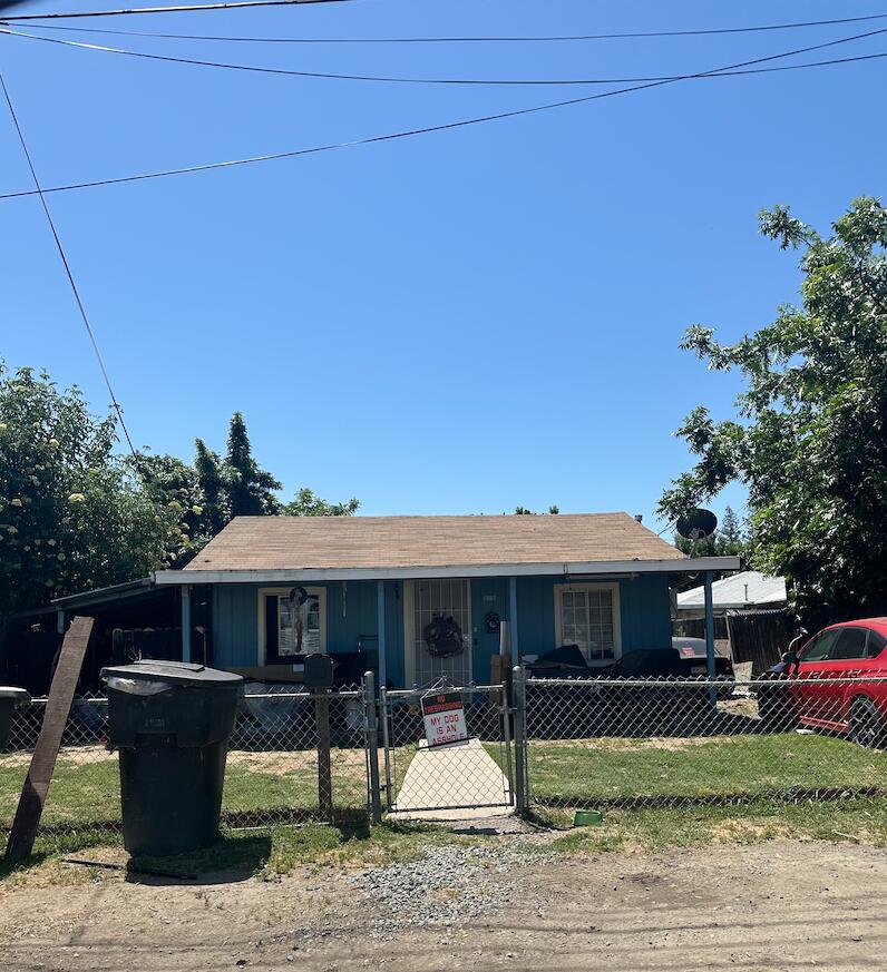 1087 W Belleview Ave, Porterville, CA 93257