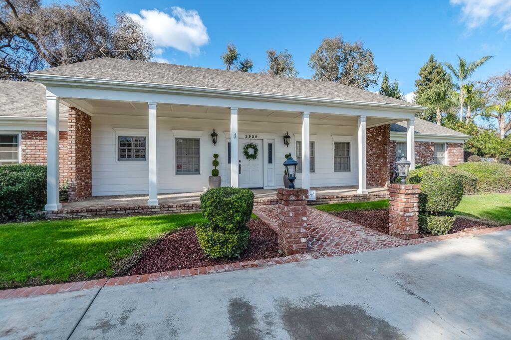 2929 S Church St, Visalia, CA 93277