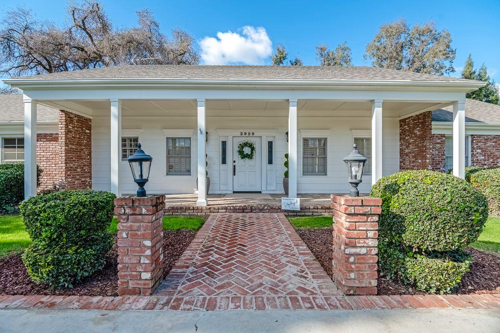 2929 S Church St, Visalia, CA 93277