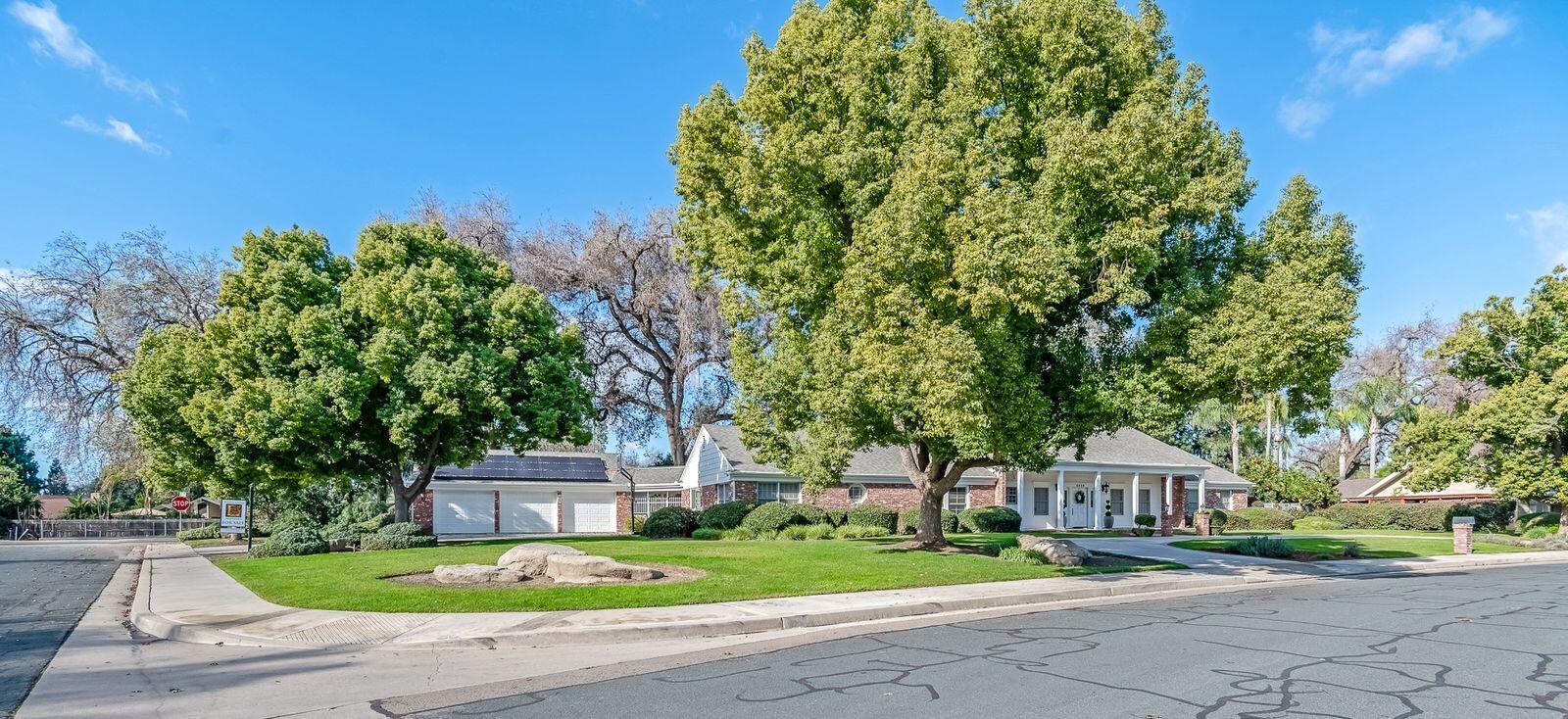 2929 S Church St, Visalia, CA 93277