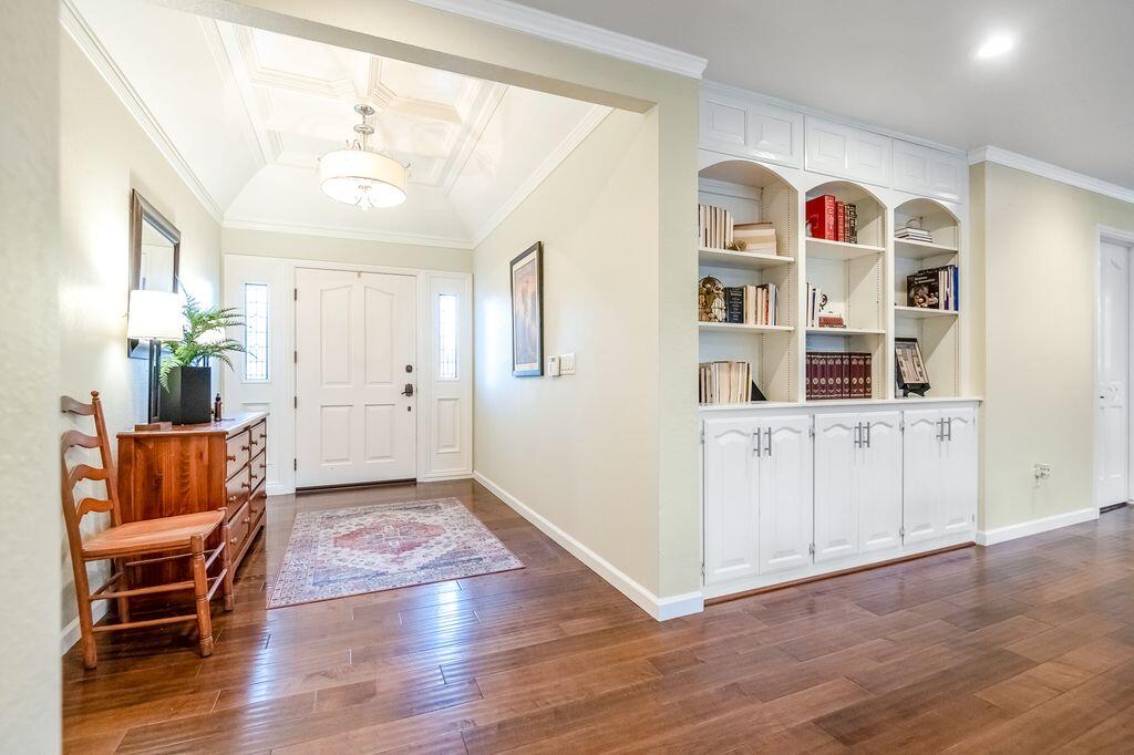 2929 S Church St, Visalia, CA 93277