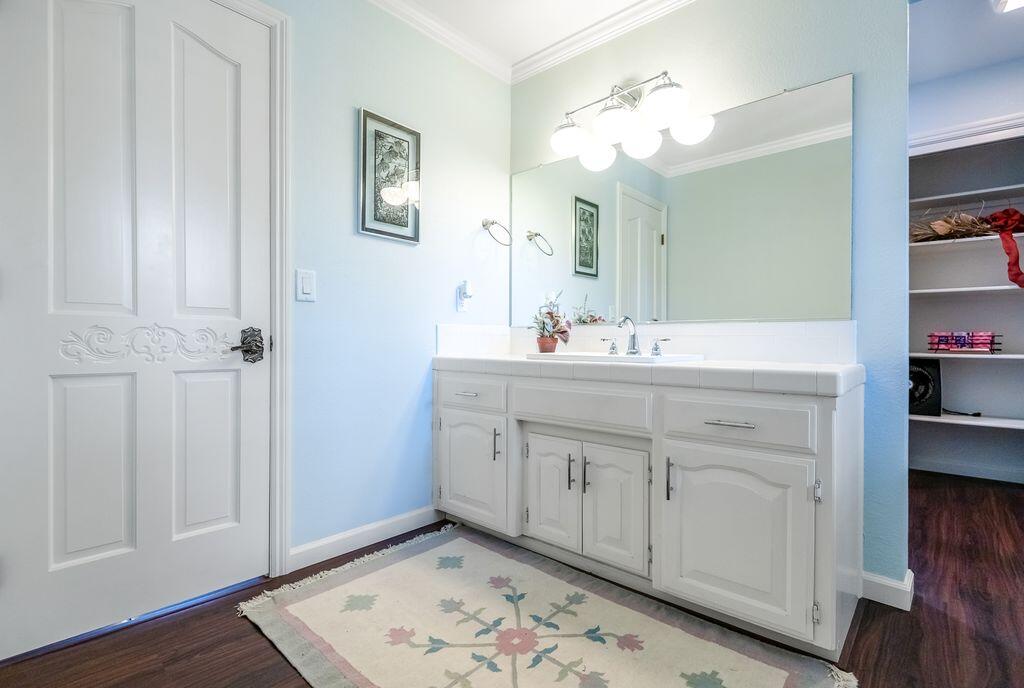 2929 S Church St, Visalia, CA 93277