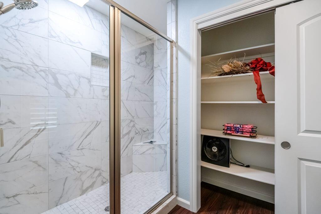 2929 S Church St, Visalia, CA 93277