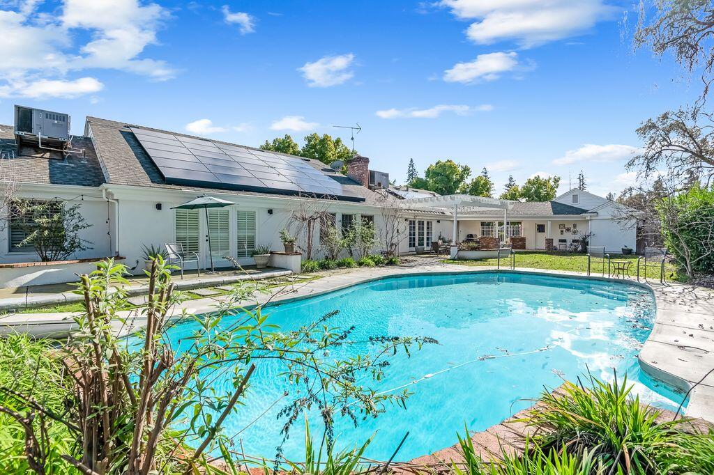 2929 S Church St, Visalia, CA 93277