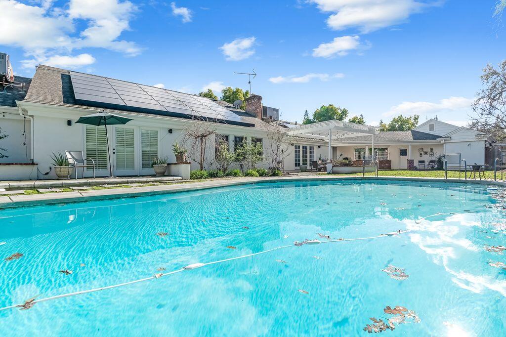 2929 S Church St, Visalia, CA 93277