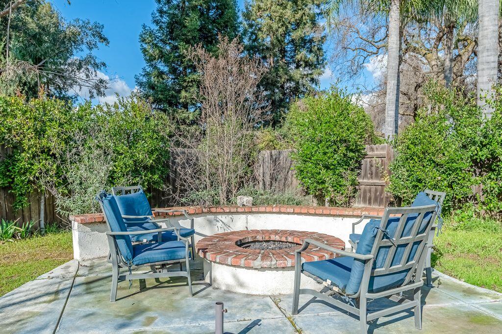 2929 S Church St, Visalia, CA 93277