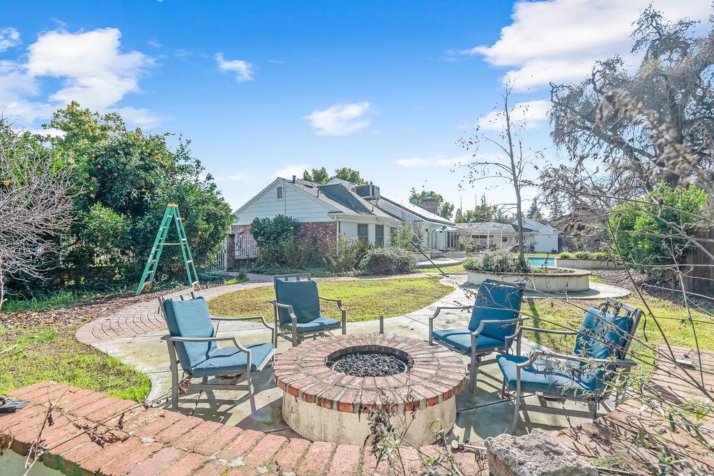 2929 S Church St, Visalia, CA 93277