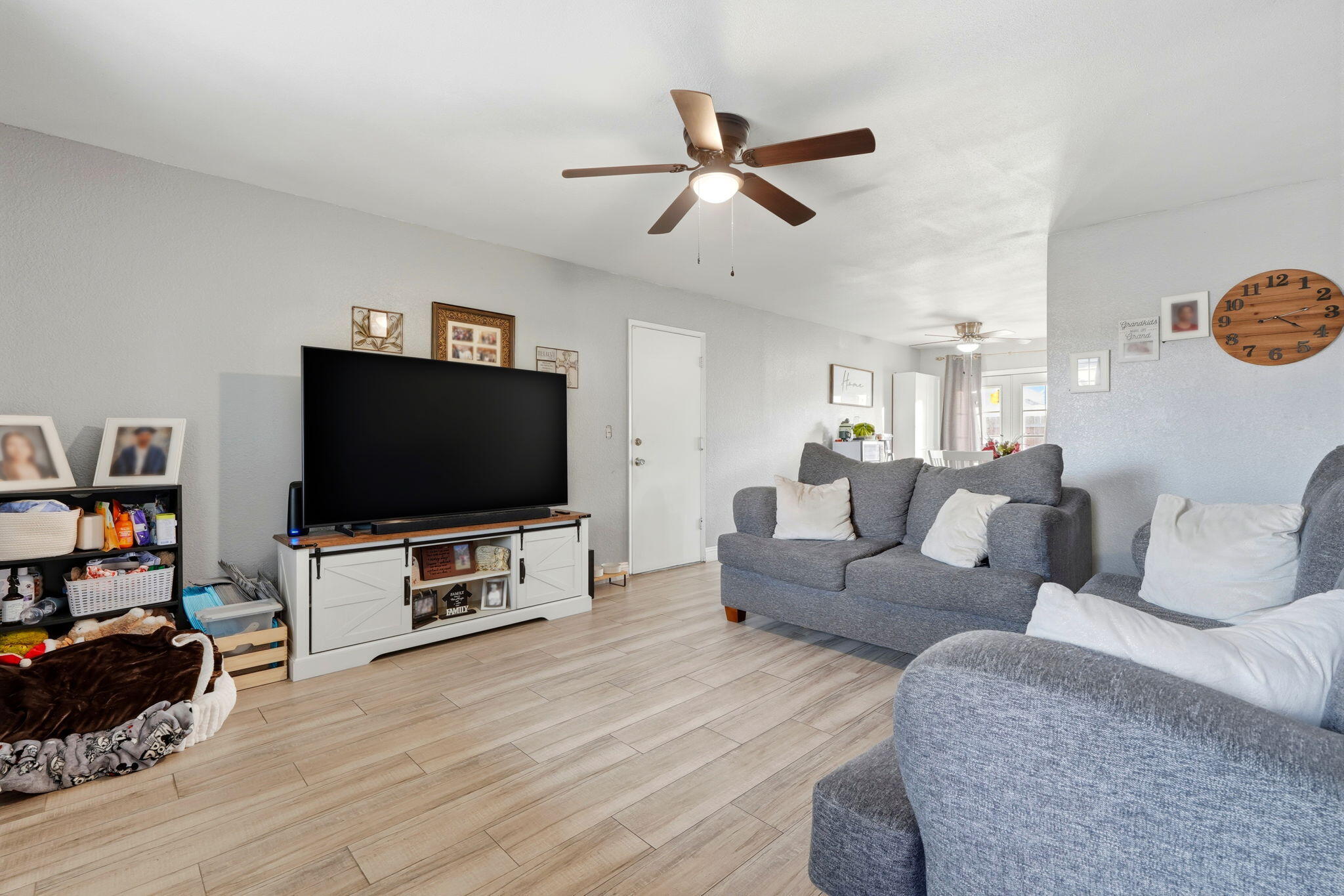 13069 Quinto Ct, Cutler, CA 93615