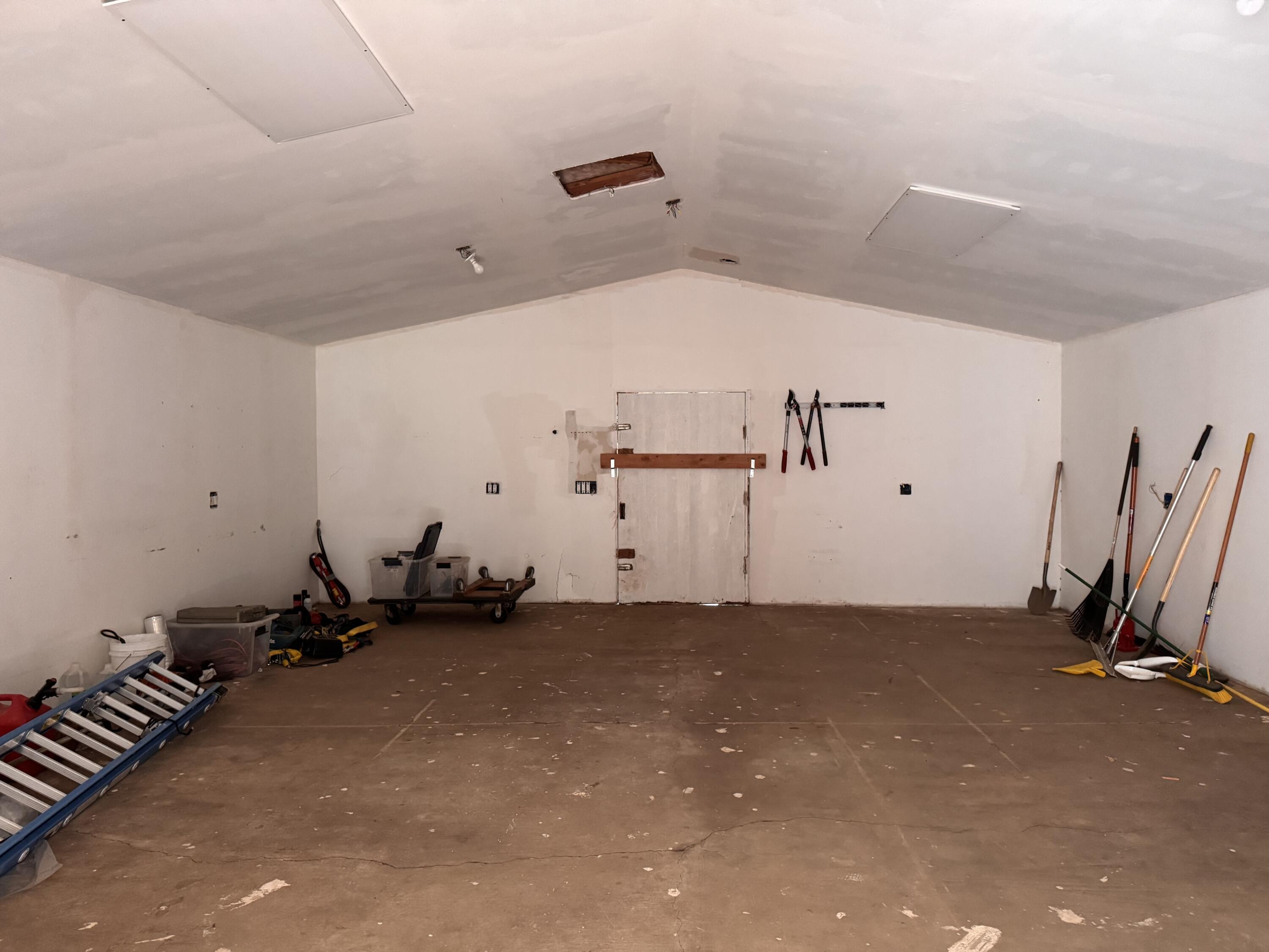 369 Hogback Dr Dr, Badger, CA 93603