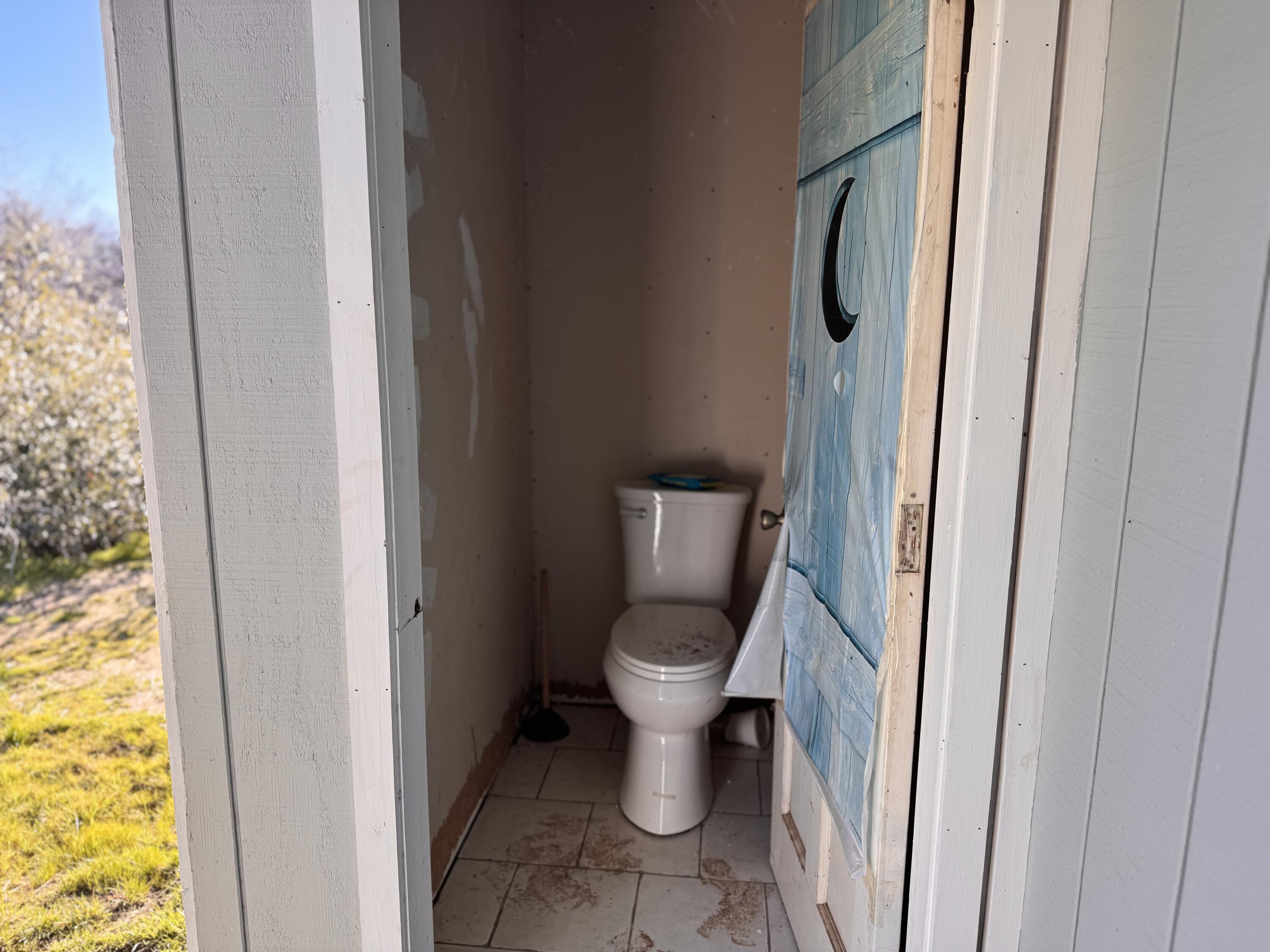 369 Hogback Dr Dr, Badger, CA 93603