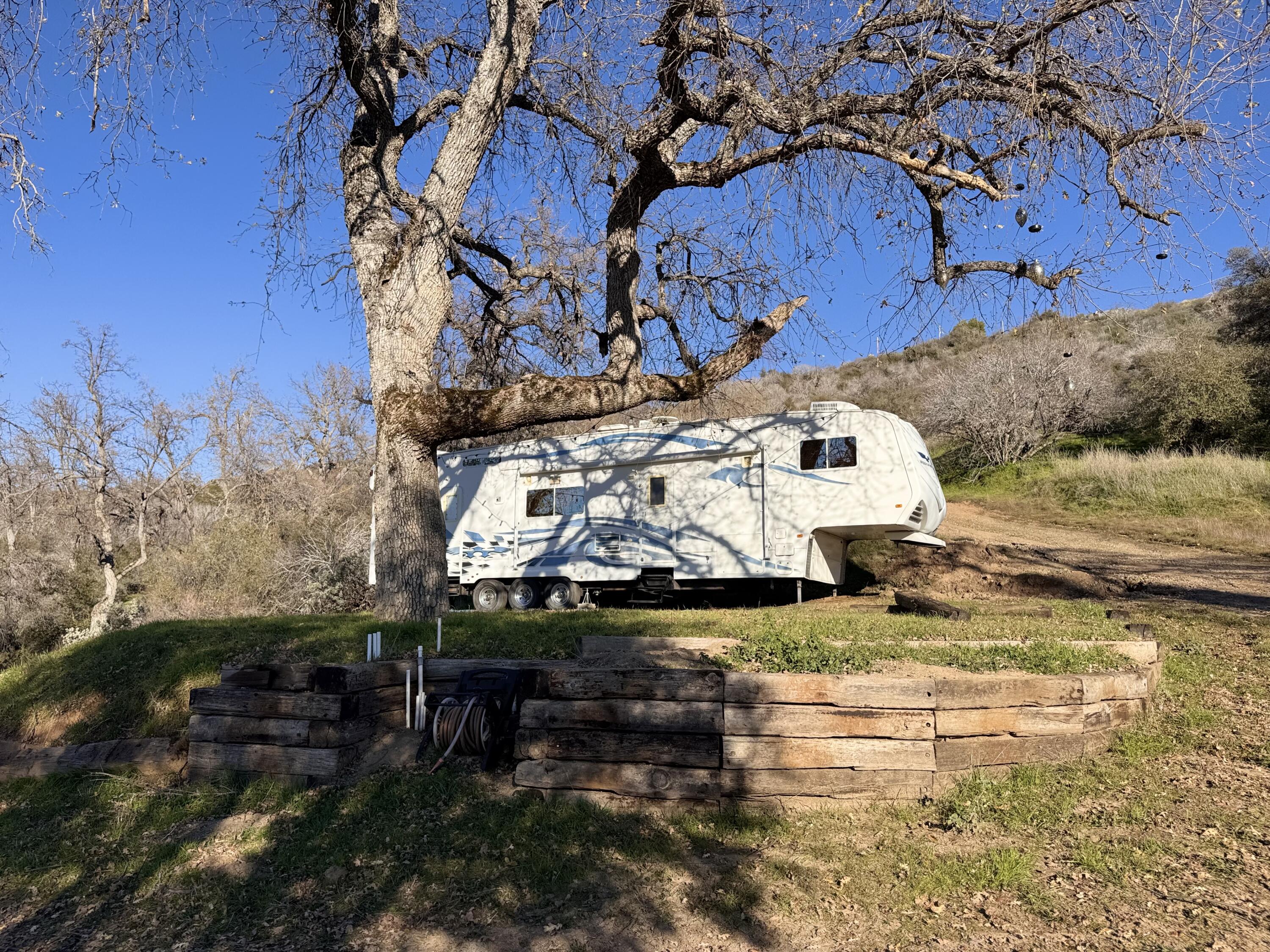 369 Hogback Dr Dr, Badger, CA 93603