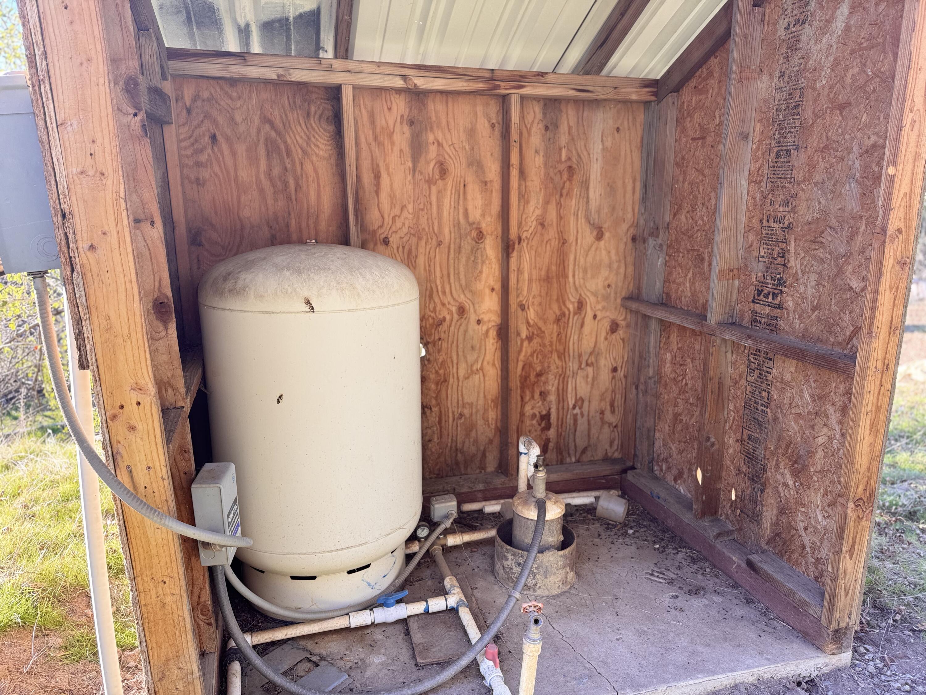 369 Hogback Dr Dr, Badger, CA 93603