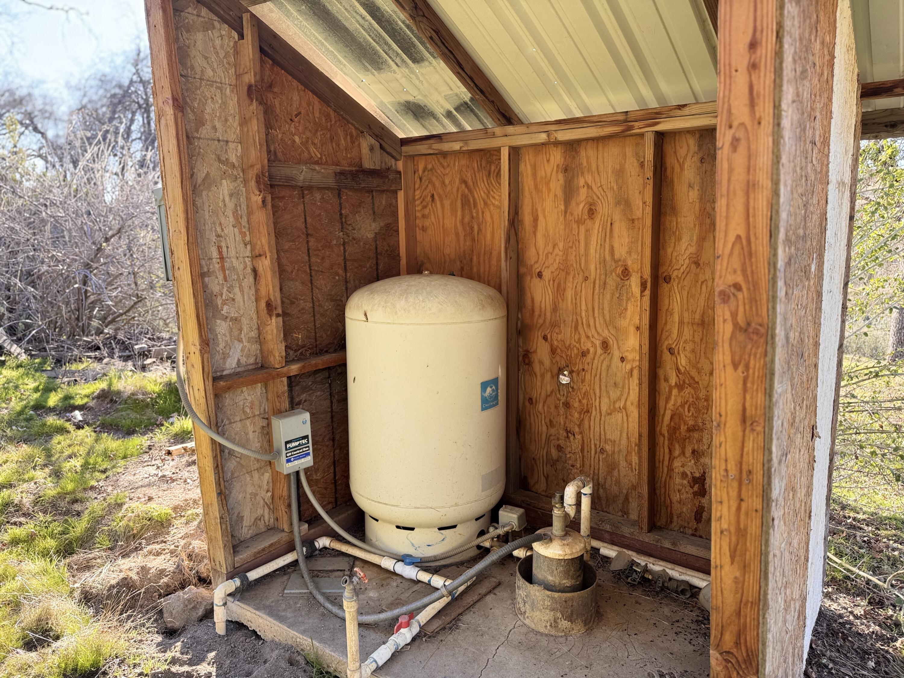 369 Hogback Dr Dr, Badger, CA 93603