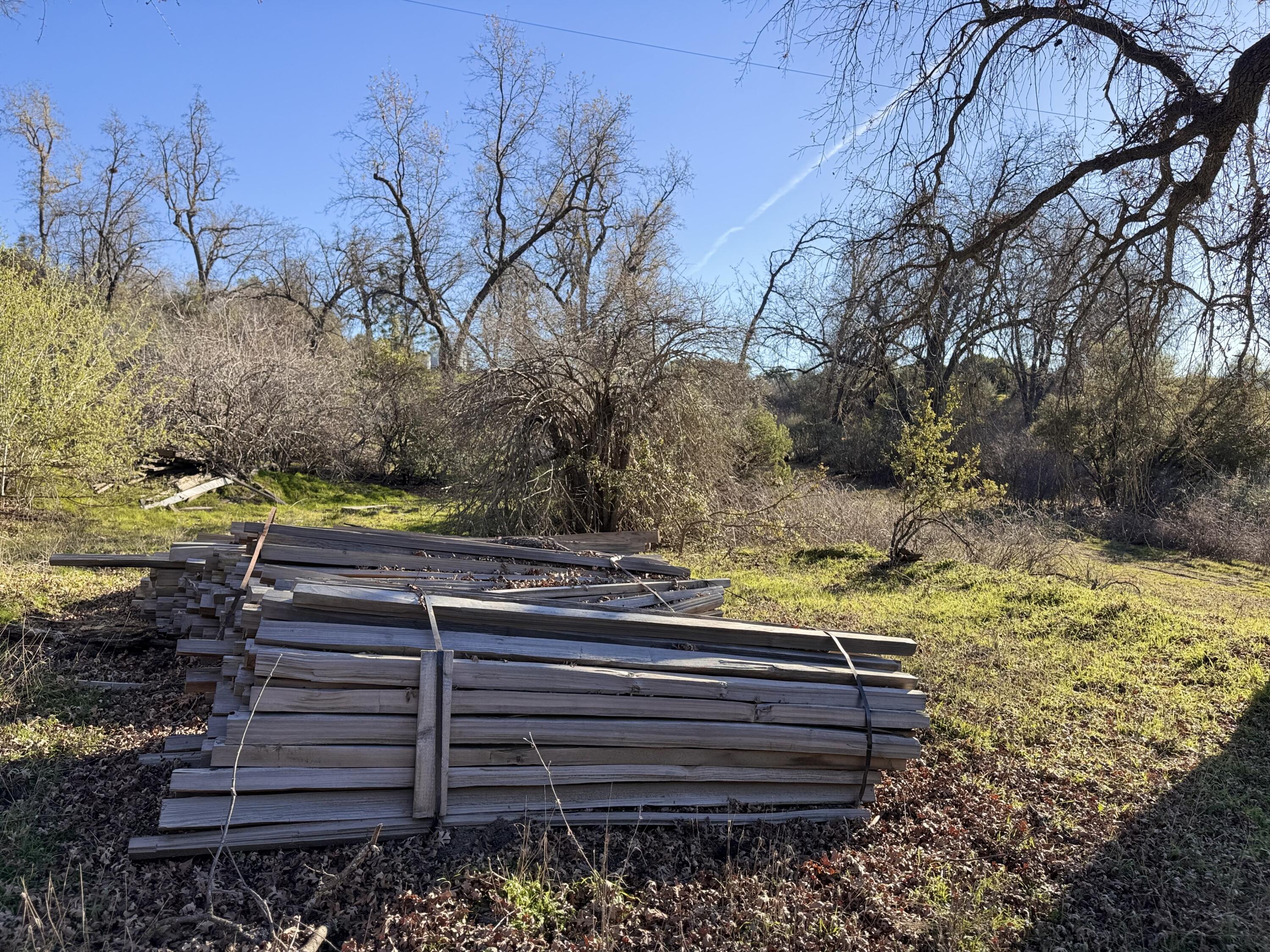 369 Hogback Dr Dr, Badger, CA 93603