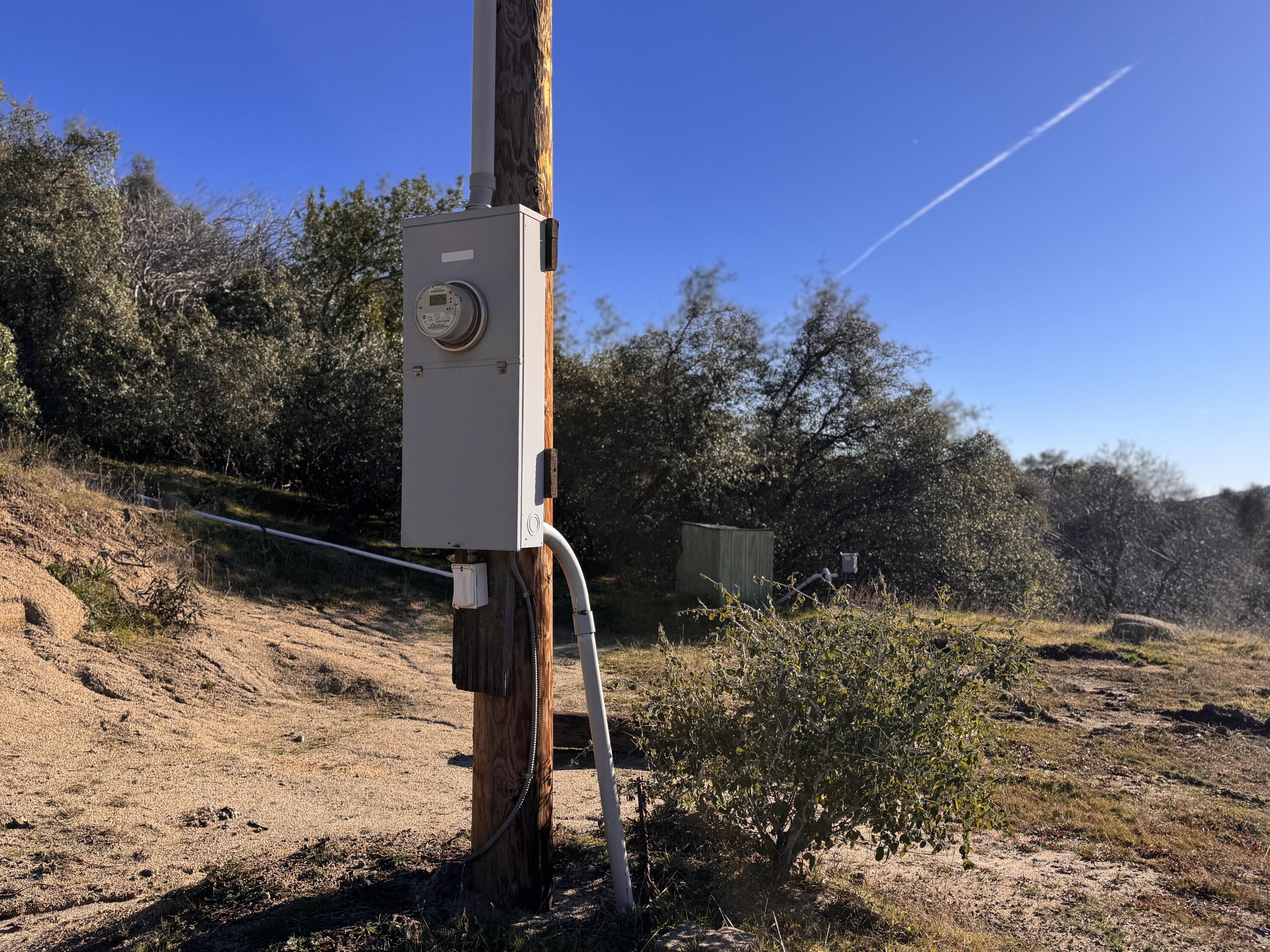 369 Hogback Dr Dr, Badger, CA 93603