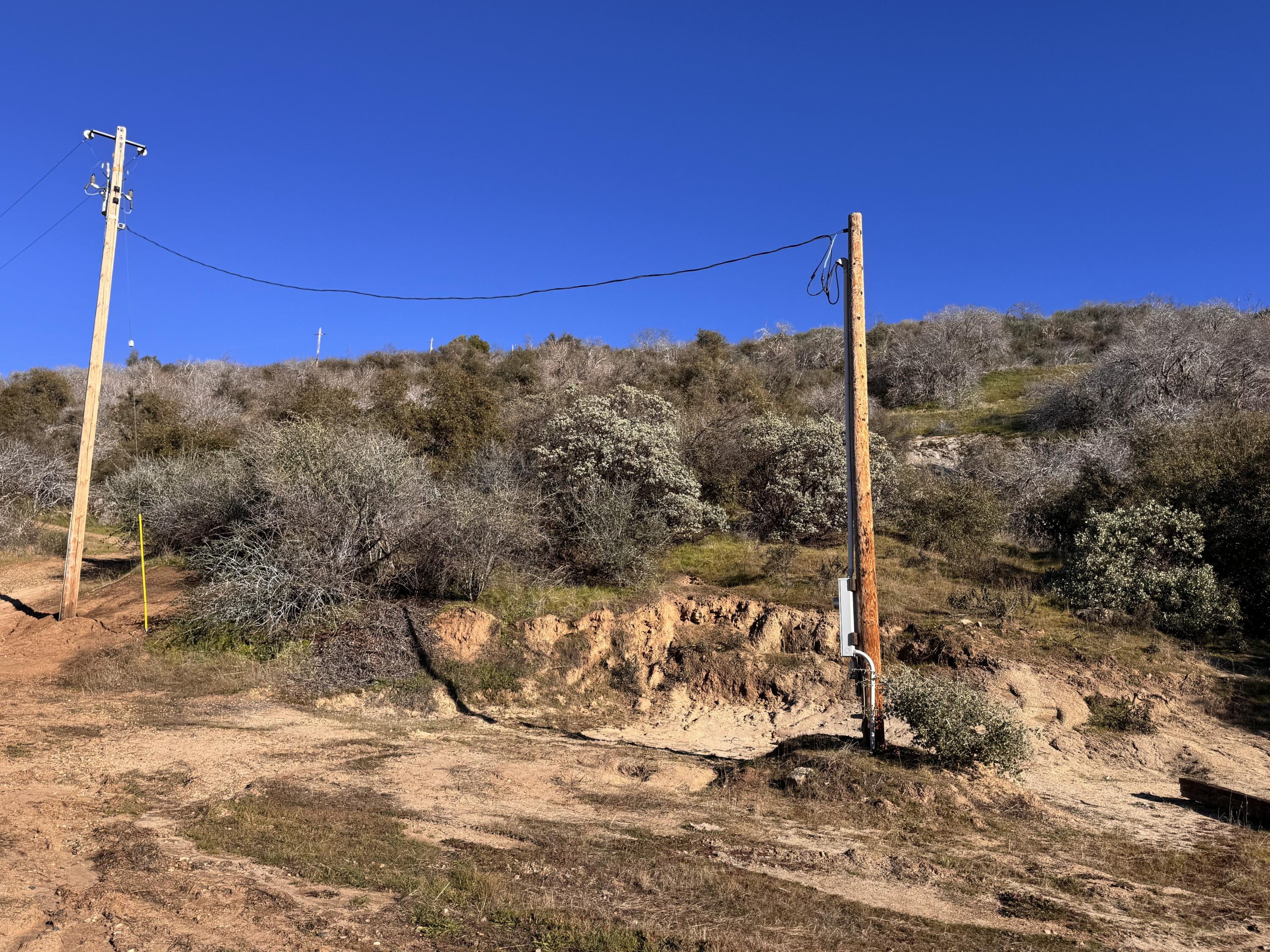 369 Hogback Dr Dr, Badger, CA 93603