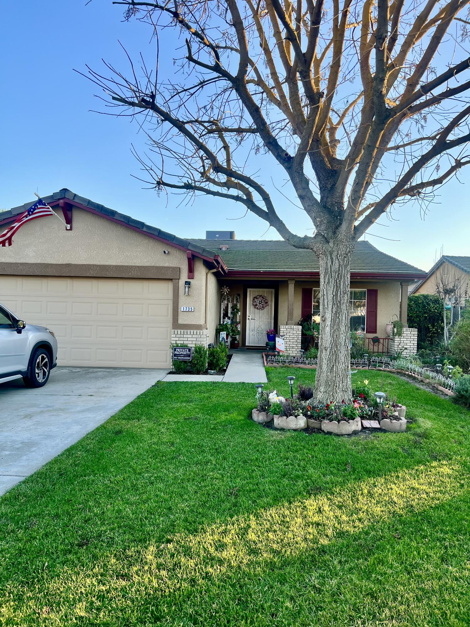 1735 E Country Ct, Visalia, CA 93292