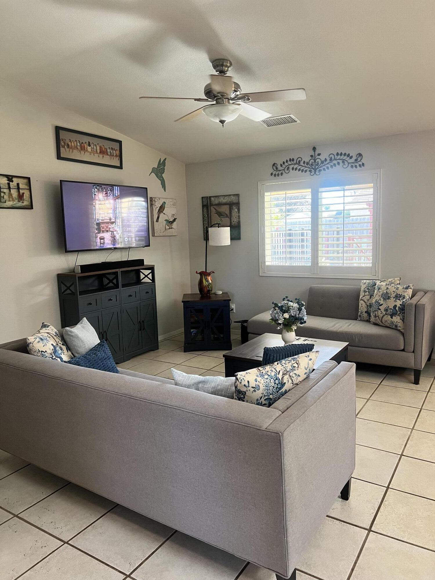 1735 E Country Ct, Visalia, CA 93292