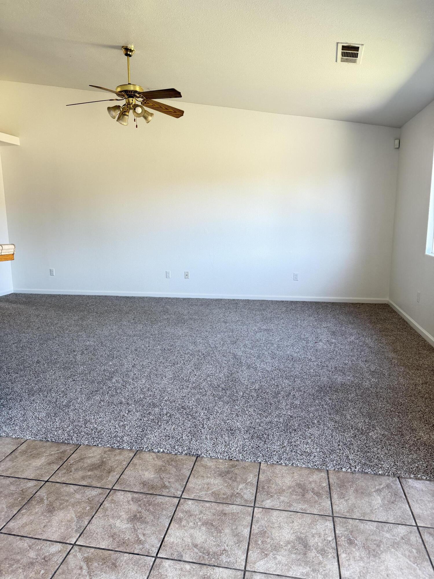 946 W Mammoth Pool Way, Hanford, CA 93230