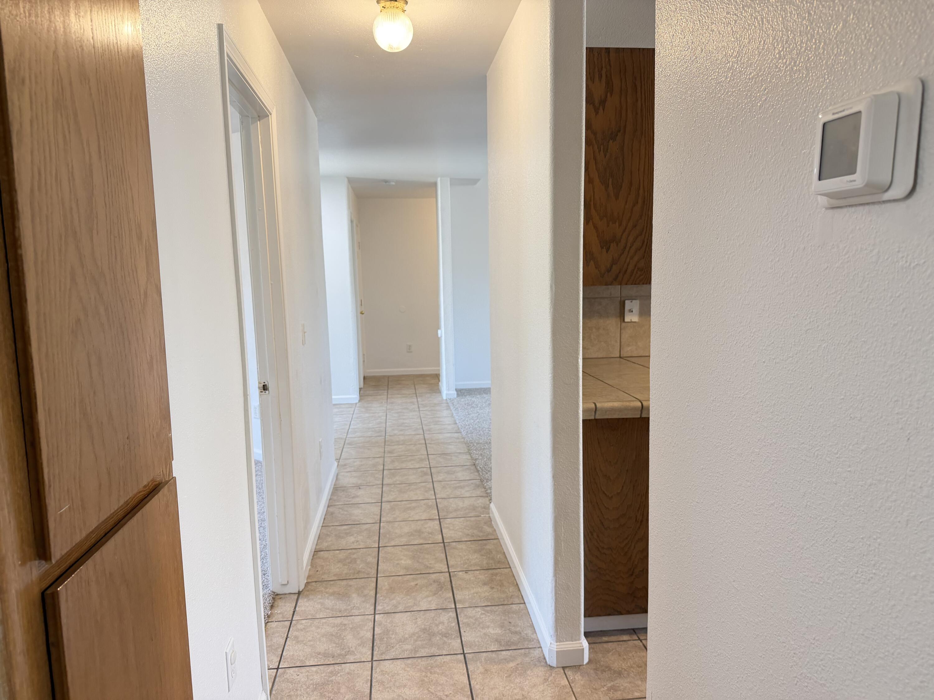 946 W Mammoth Pool Way, Hanford, CA 93230