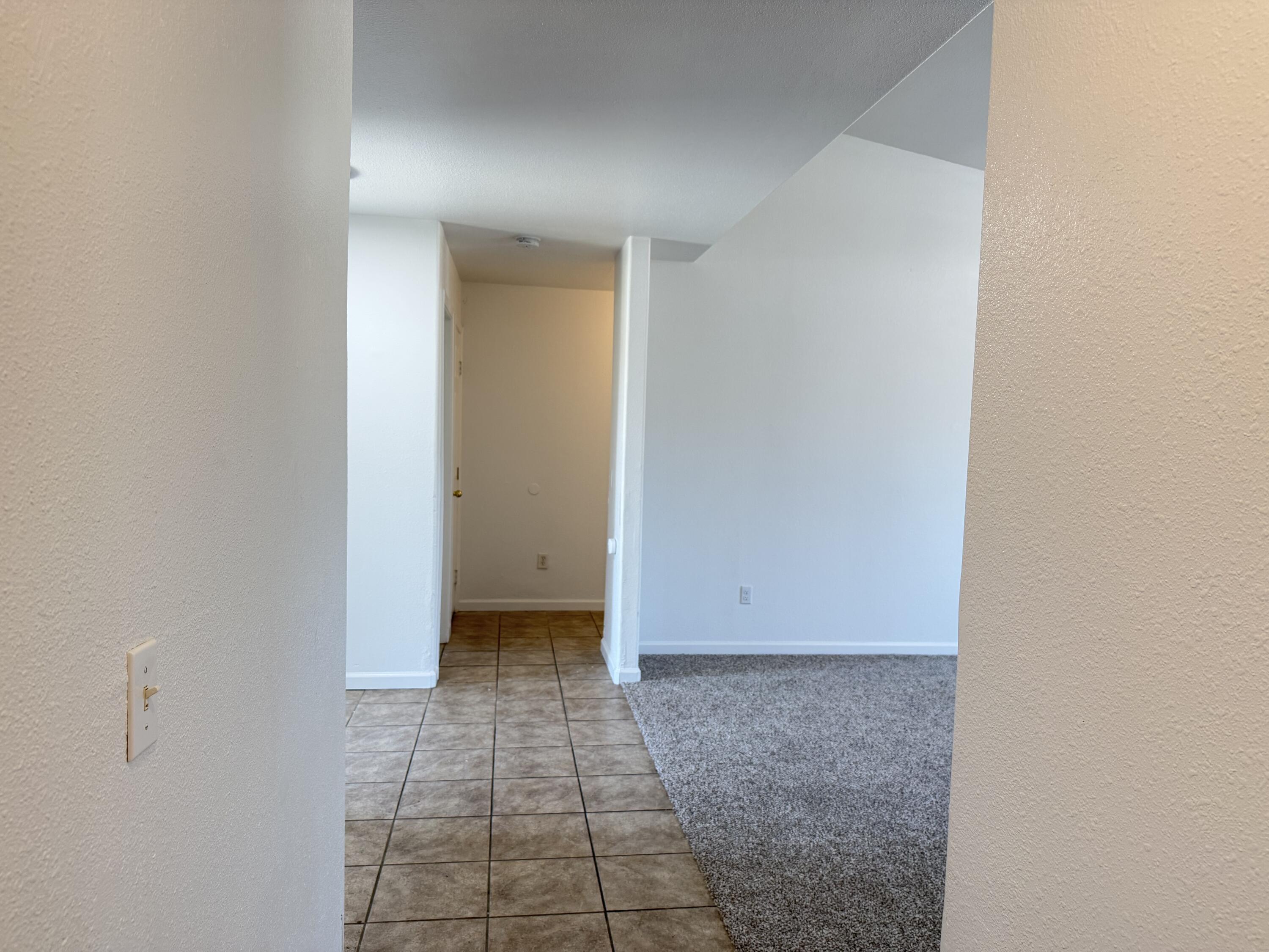 946 W Mammoth Pool Way, Hanford, CA 93230