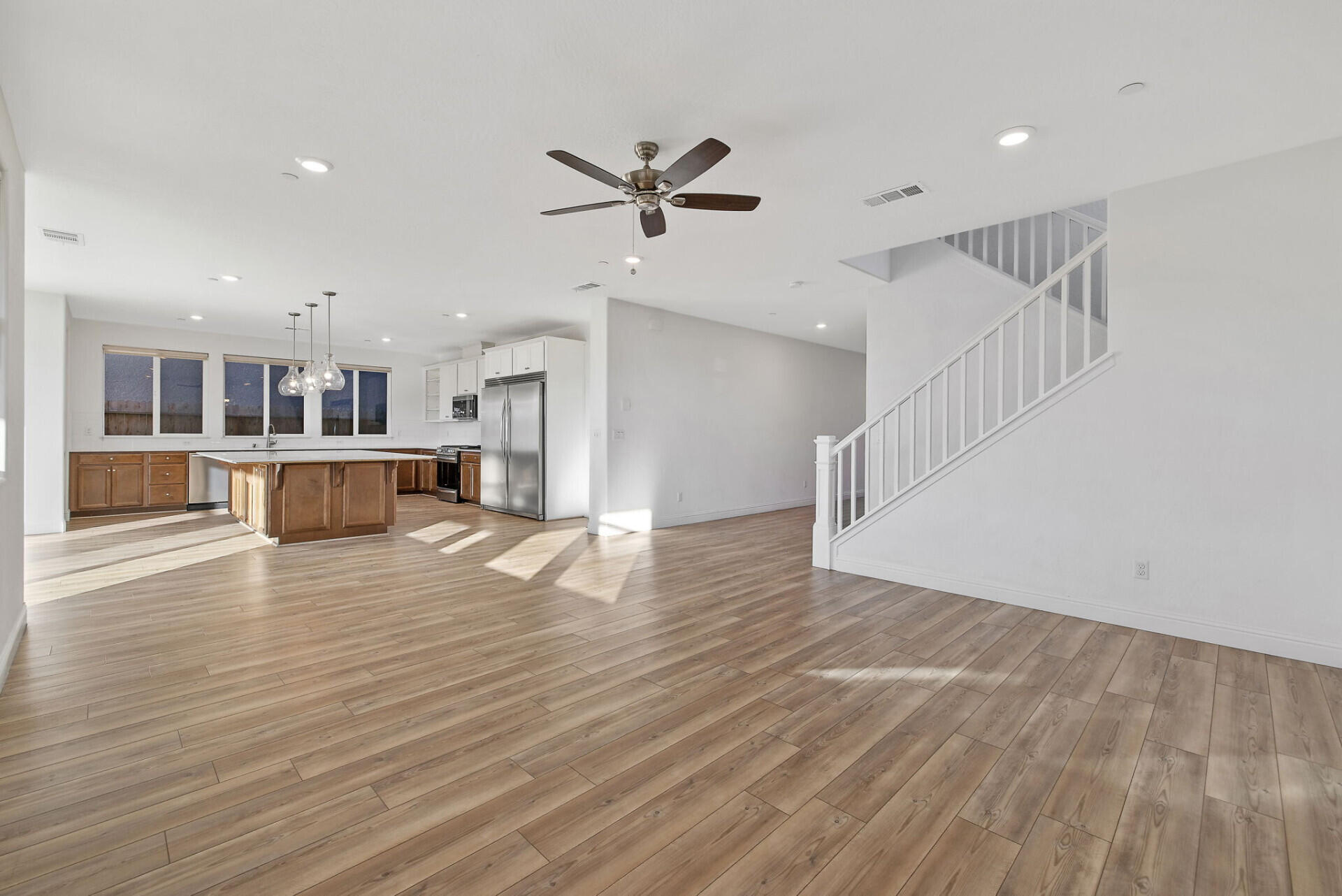 3641 N Summers Ct, Visalia, CA 93291