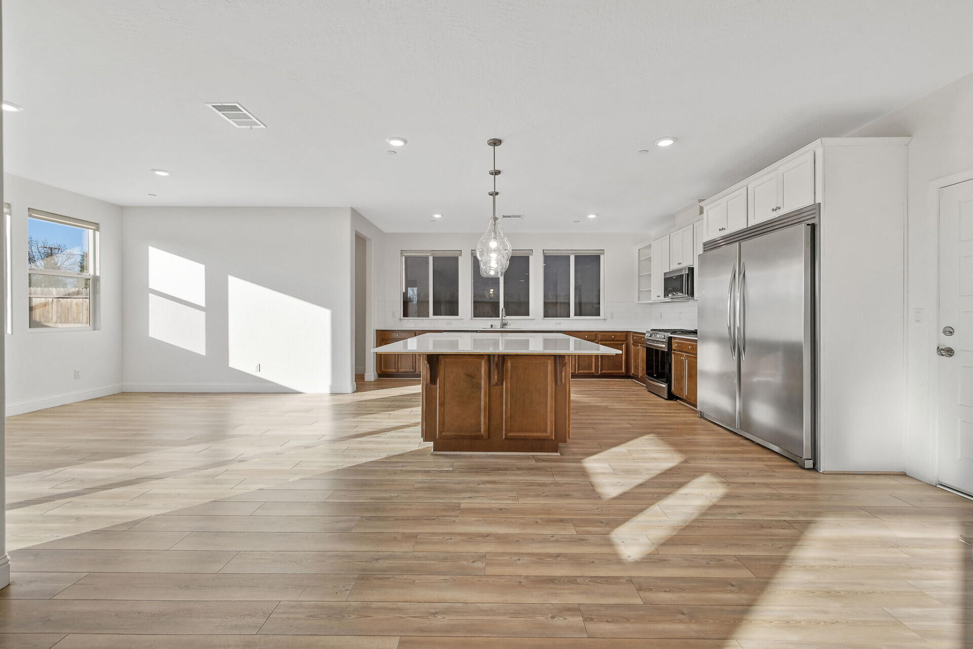 3641 N Summers Ct, Visalia, CA 93291