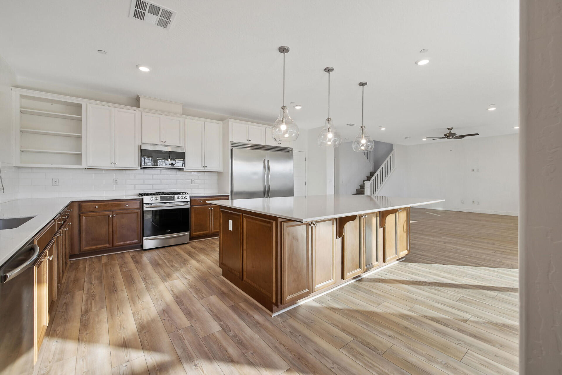 3641 N Summers Ct, Visalia, CA 93291