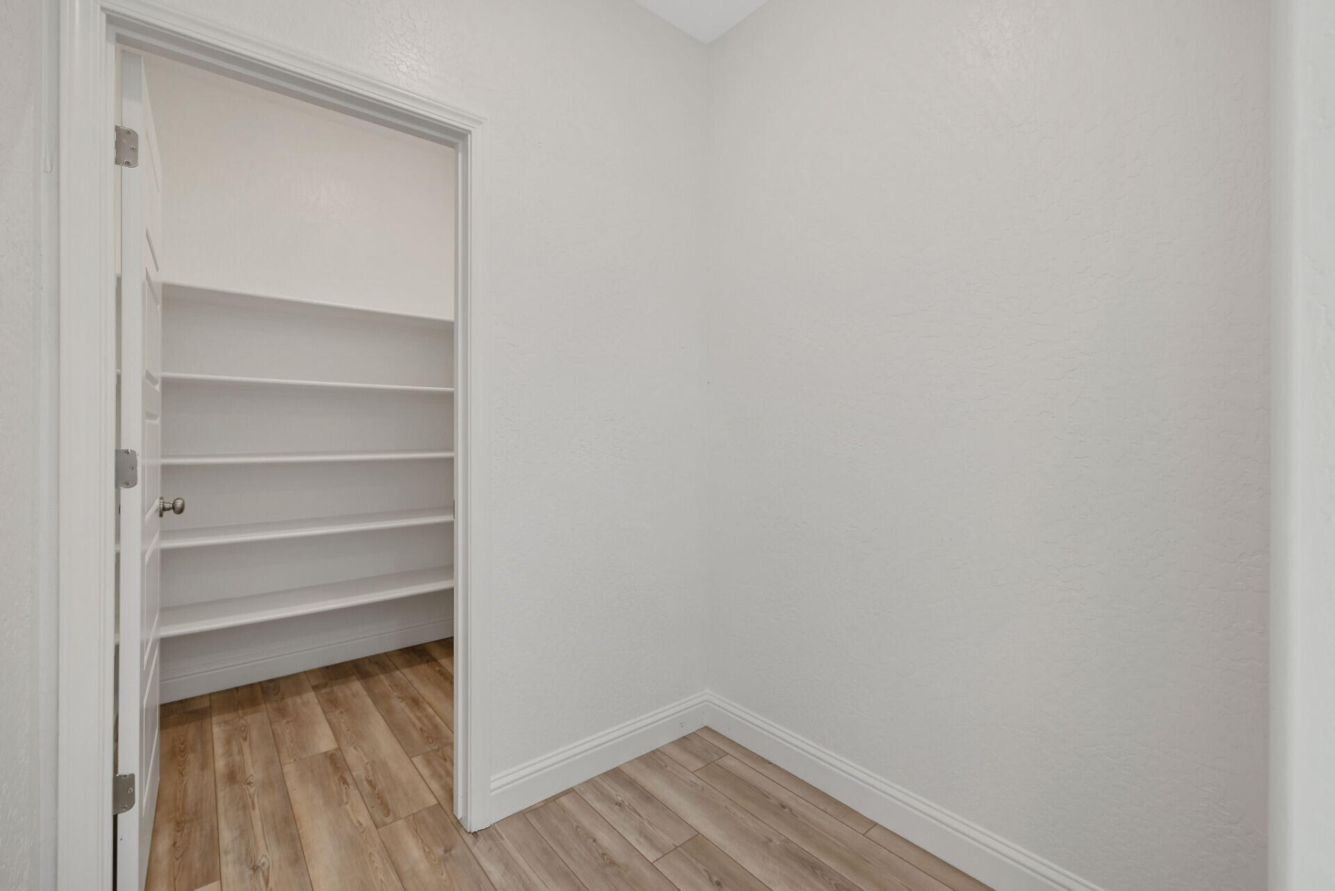 3641 N Summers Ct, Visalia, CA 93291